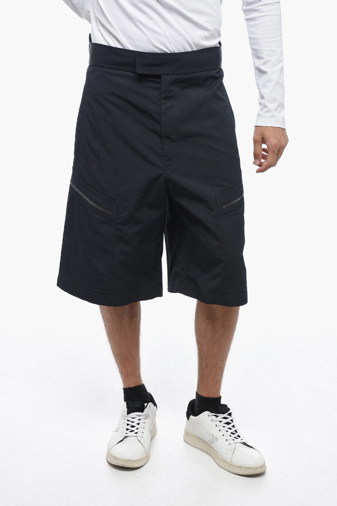 Luxury Bottega Veneta Nylon Cargo Shorts with Hidden Fastening