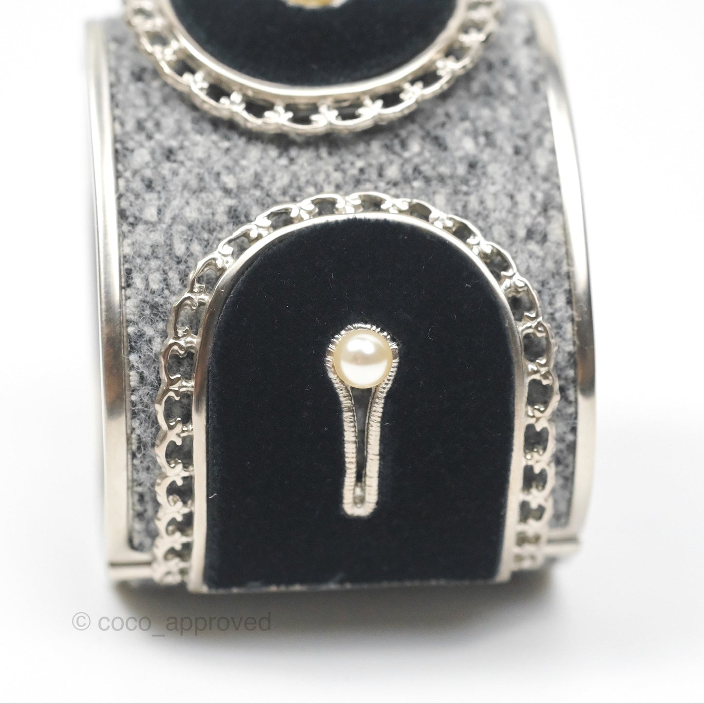 Chanel CC Pearl Bracelet Grey Navy Silver Tone 15V