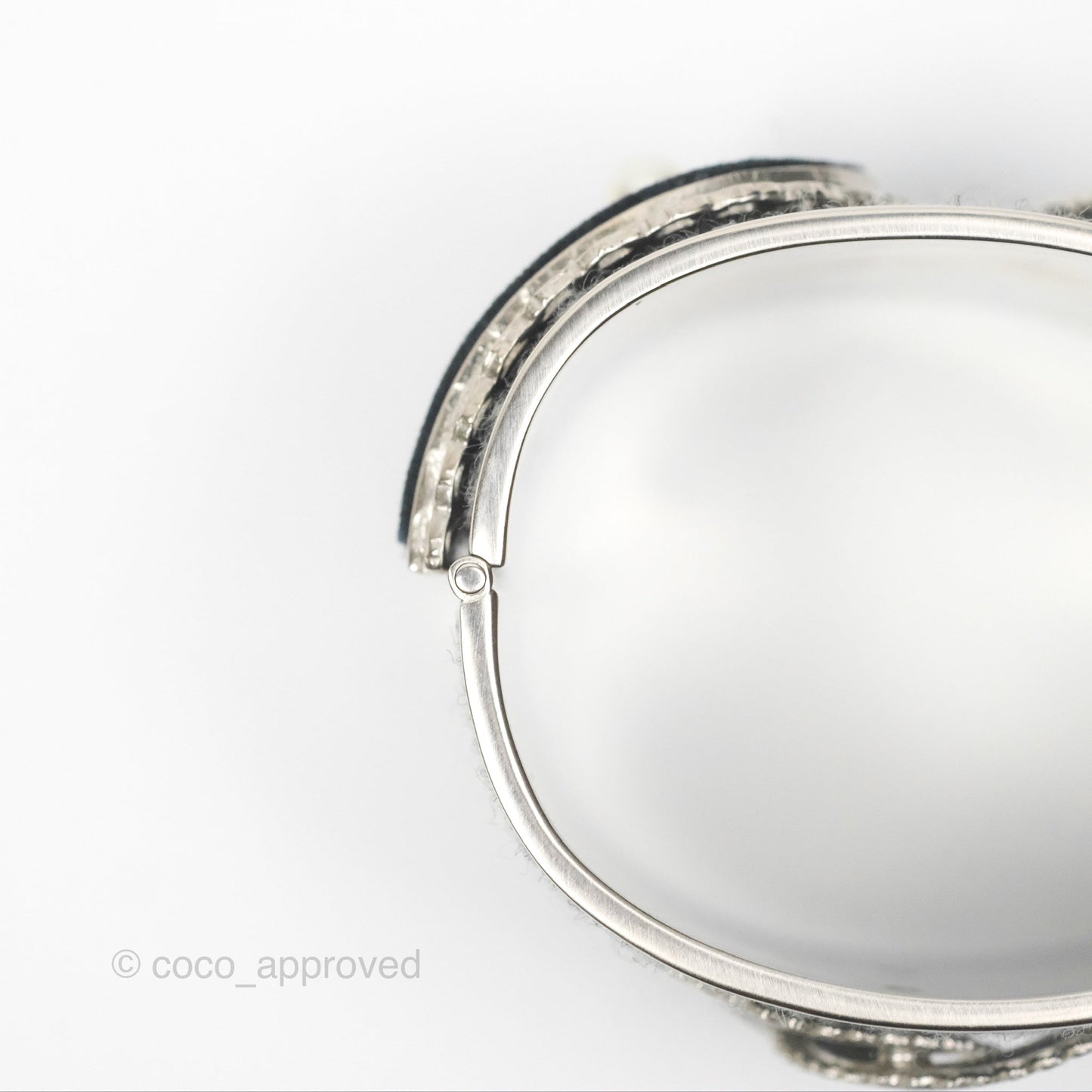 Chanel CC Pearl Bracelet Grey Navy Silver Tone 15V