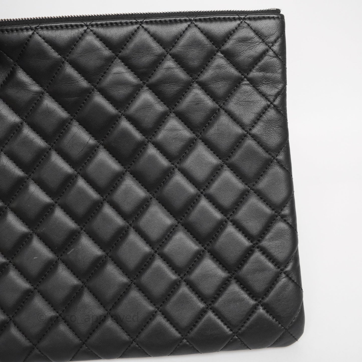 Chanel Classic Zipper O Case Black/ White Gold Hardware