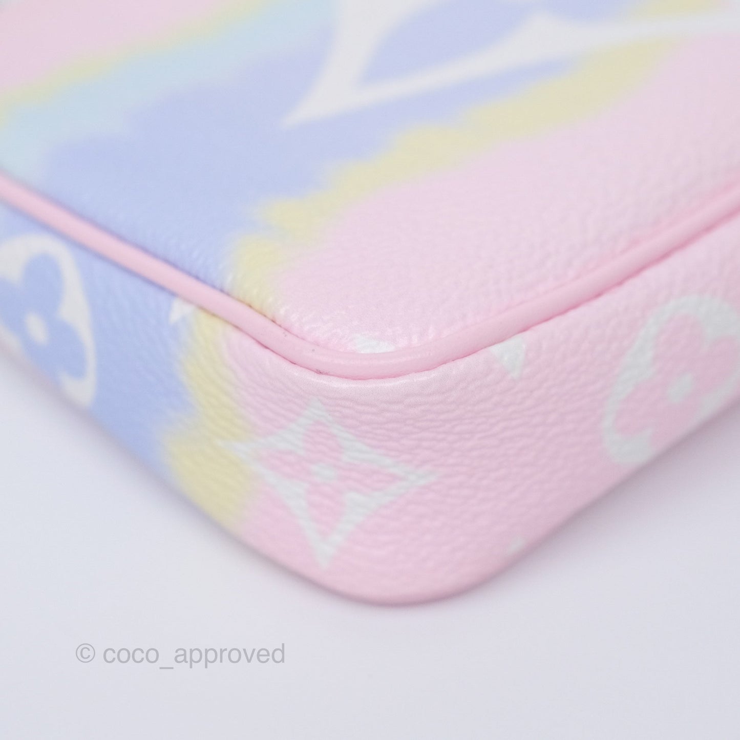 Louis Vuitton Mini Pochette Accessories Escale Pastel Monogram