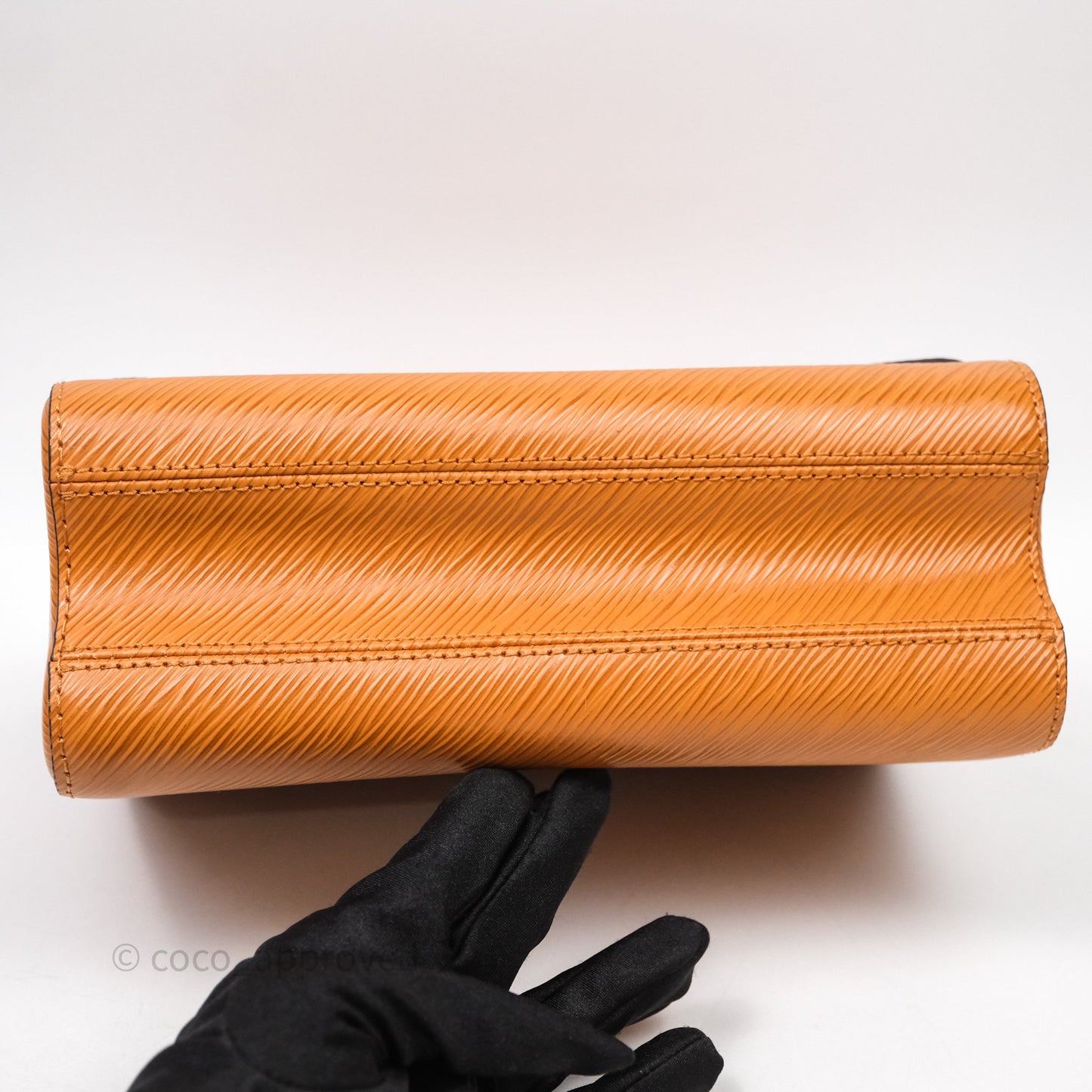 Louis Vuitton Twist Bag MM Gold Honey Epi