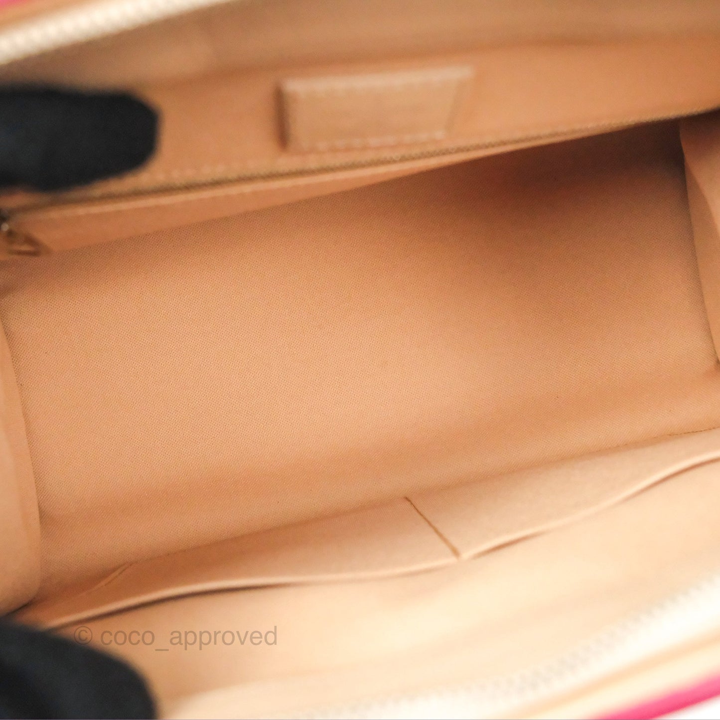 Louis Vuitton Vaneau MM Beige Epi