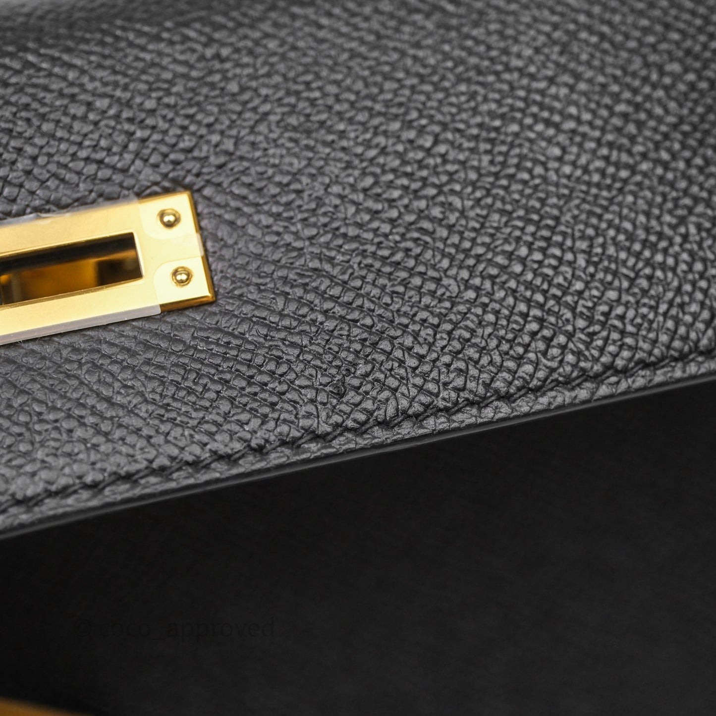 Hermès Kelly 25 Black Noir 89 Epsom Gold Hardware