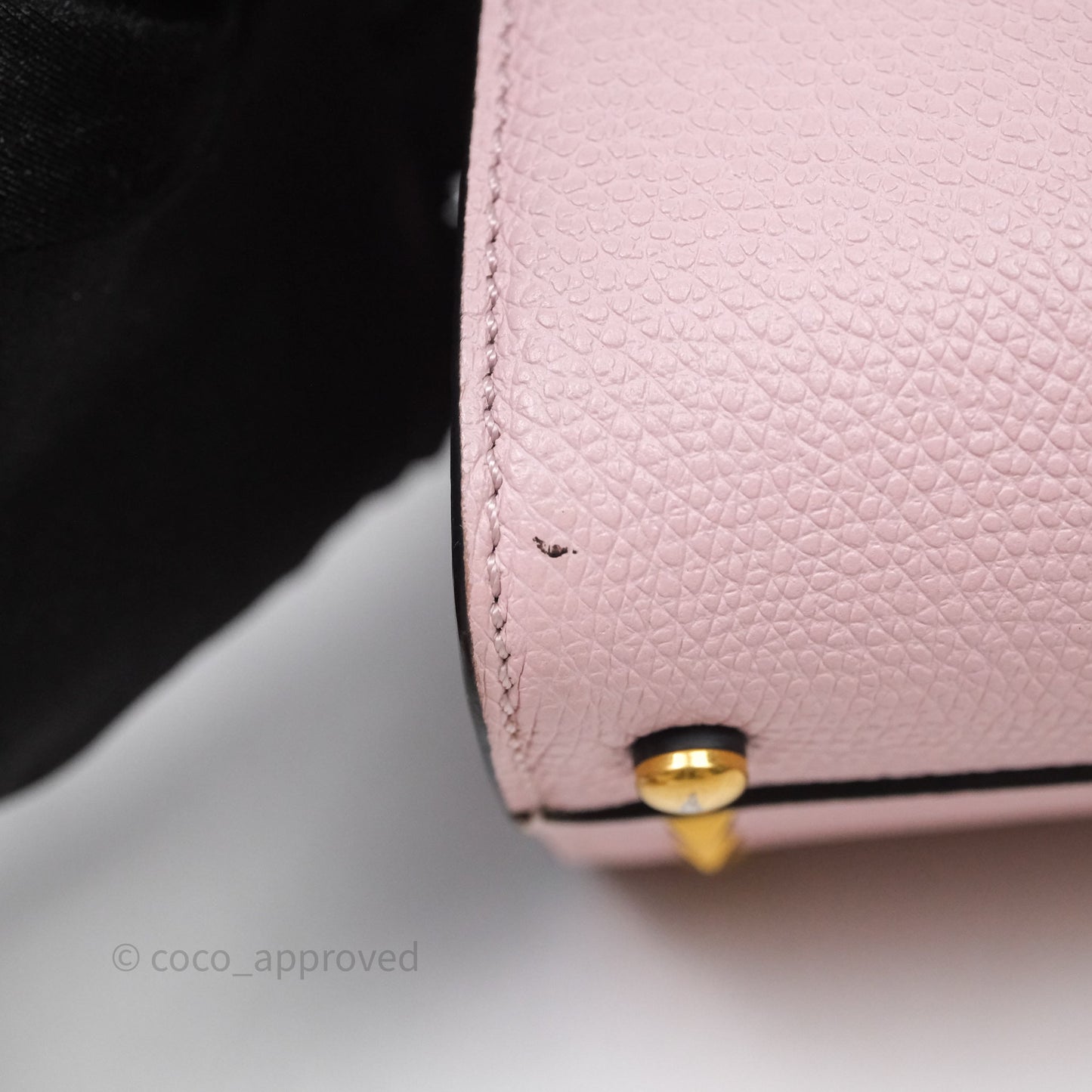 Valentino Garavani Small Vsling Grainy Calfskin Bag Light Pink Aged Gold Hardware