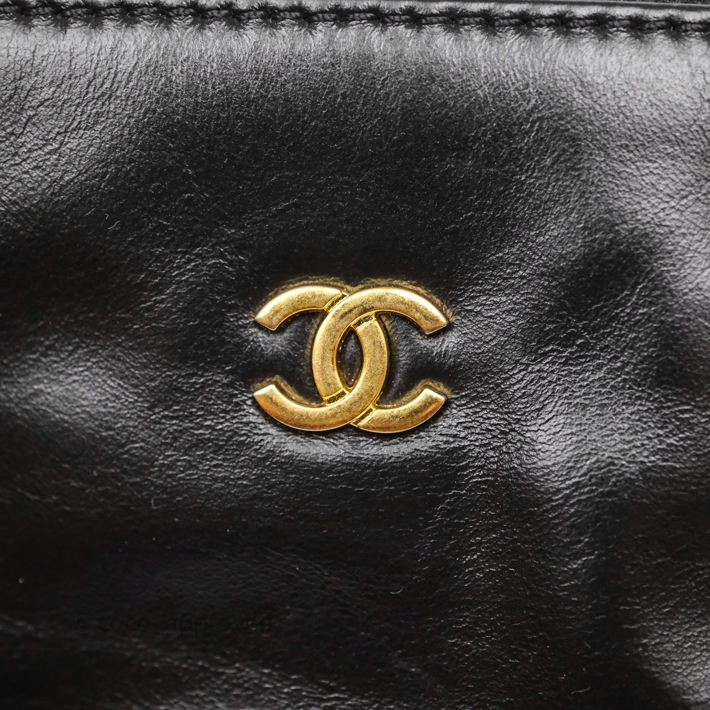 Chanel 22 Bag Medium Black Crumpled Calfskin Aged Gold Hardware
