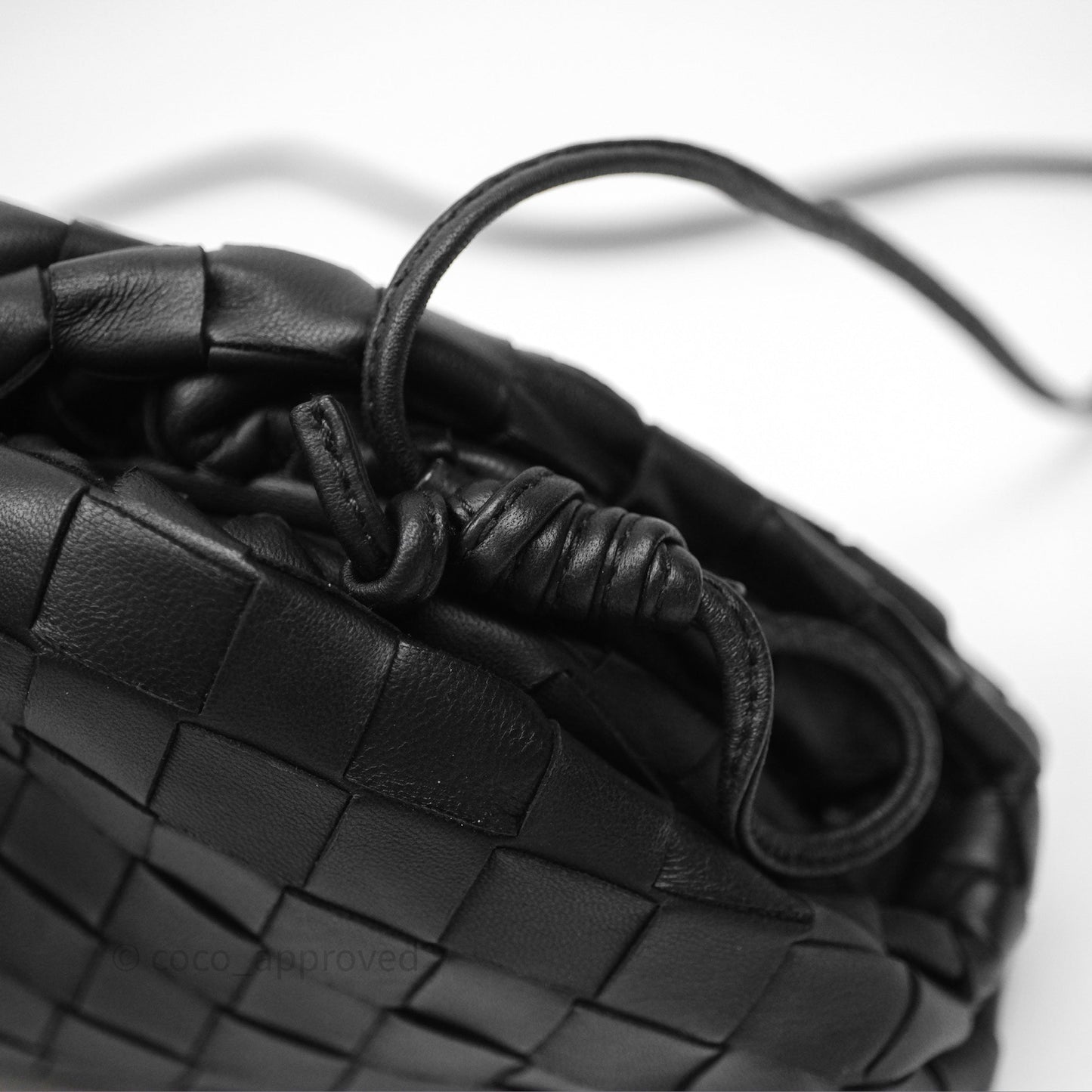 Bottega Veneta Mini Pouch Black Intrecciato Calfskin