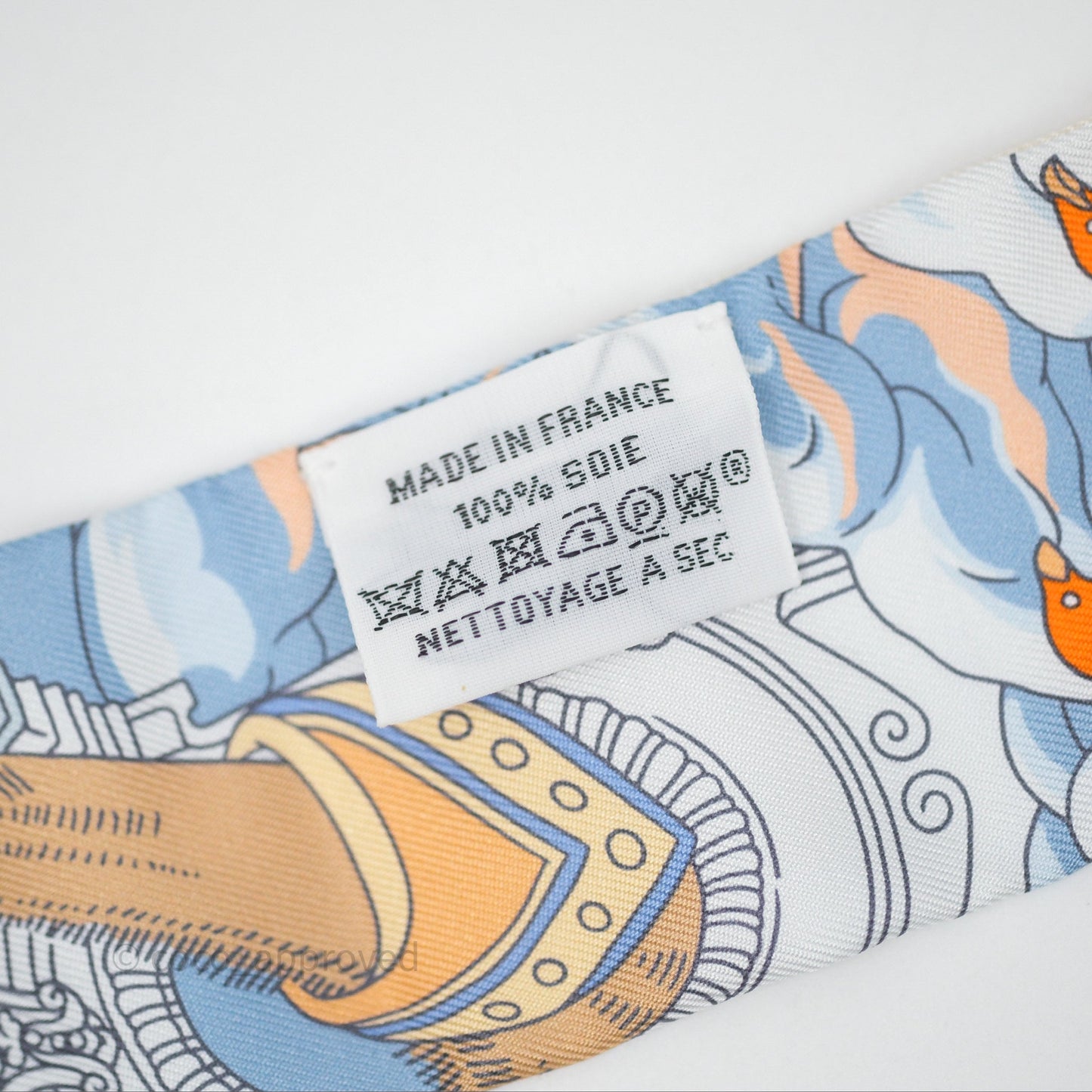 Hermès Sur Mon Nuage Silk Twilly
