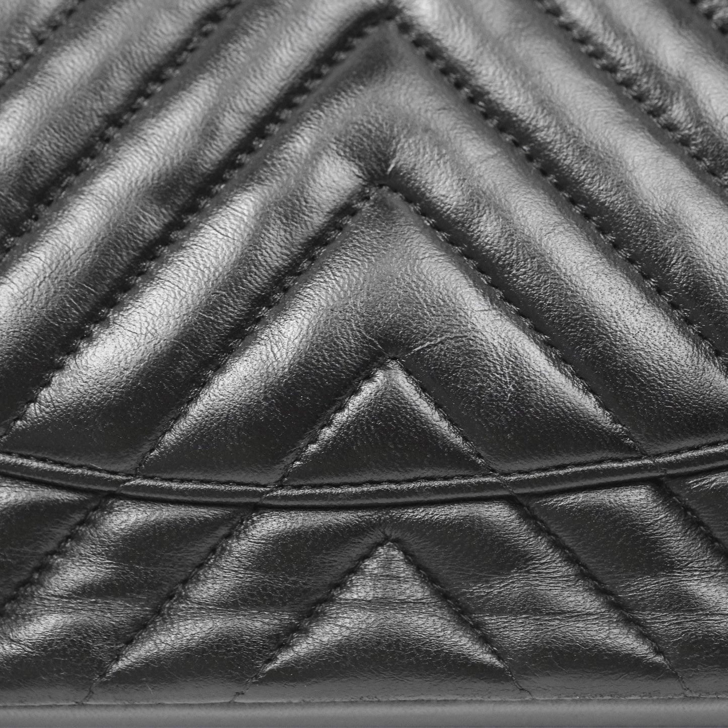 Chanel Classic M/L Medium Flap Chevron So Black Calfskin