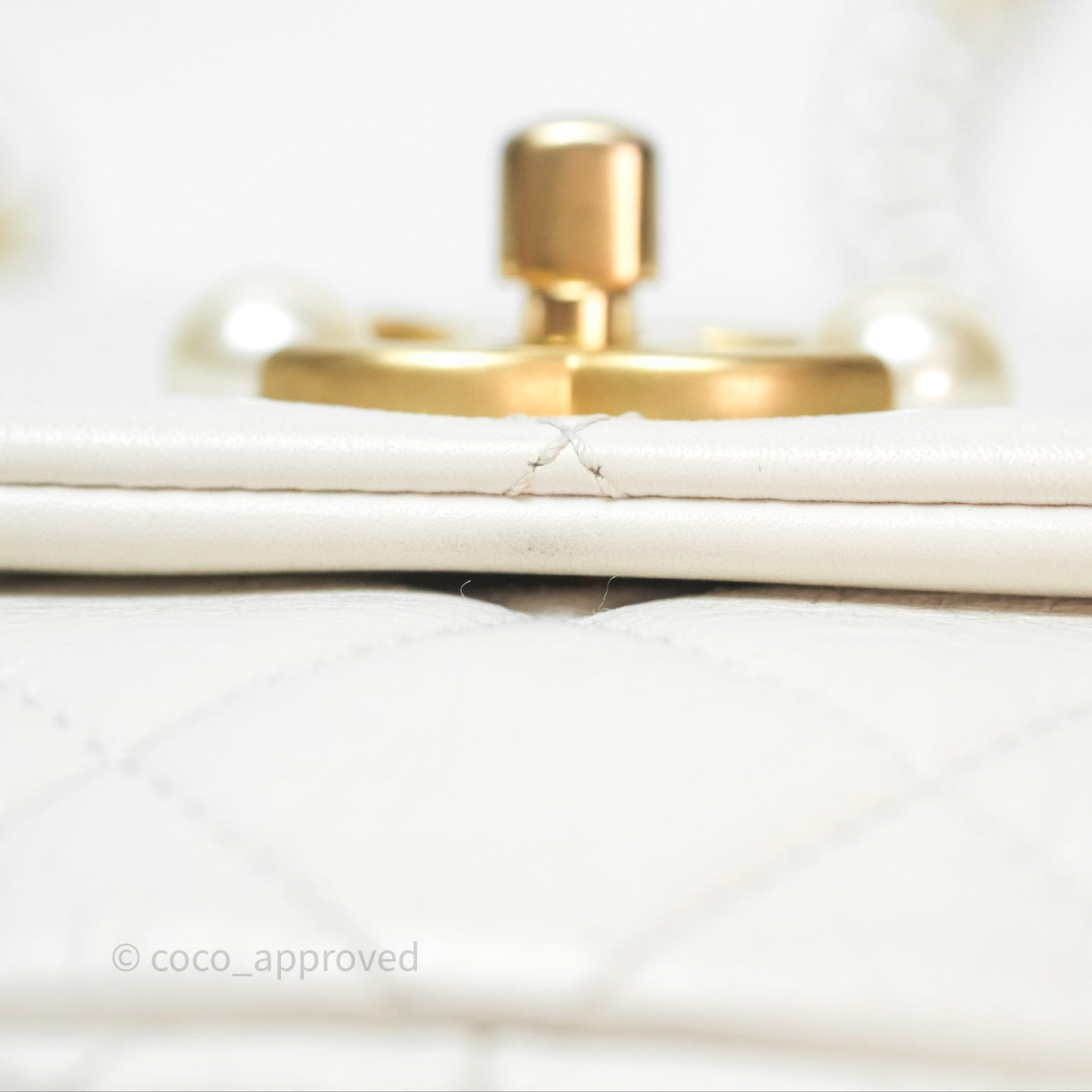 Chanel Quilted Pearl Flap Bag White Shiny Crumpled Calfskin Aged Gold Hardware 22C