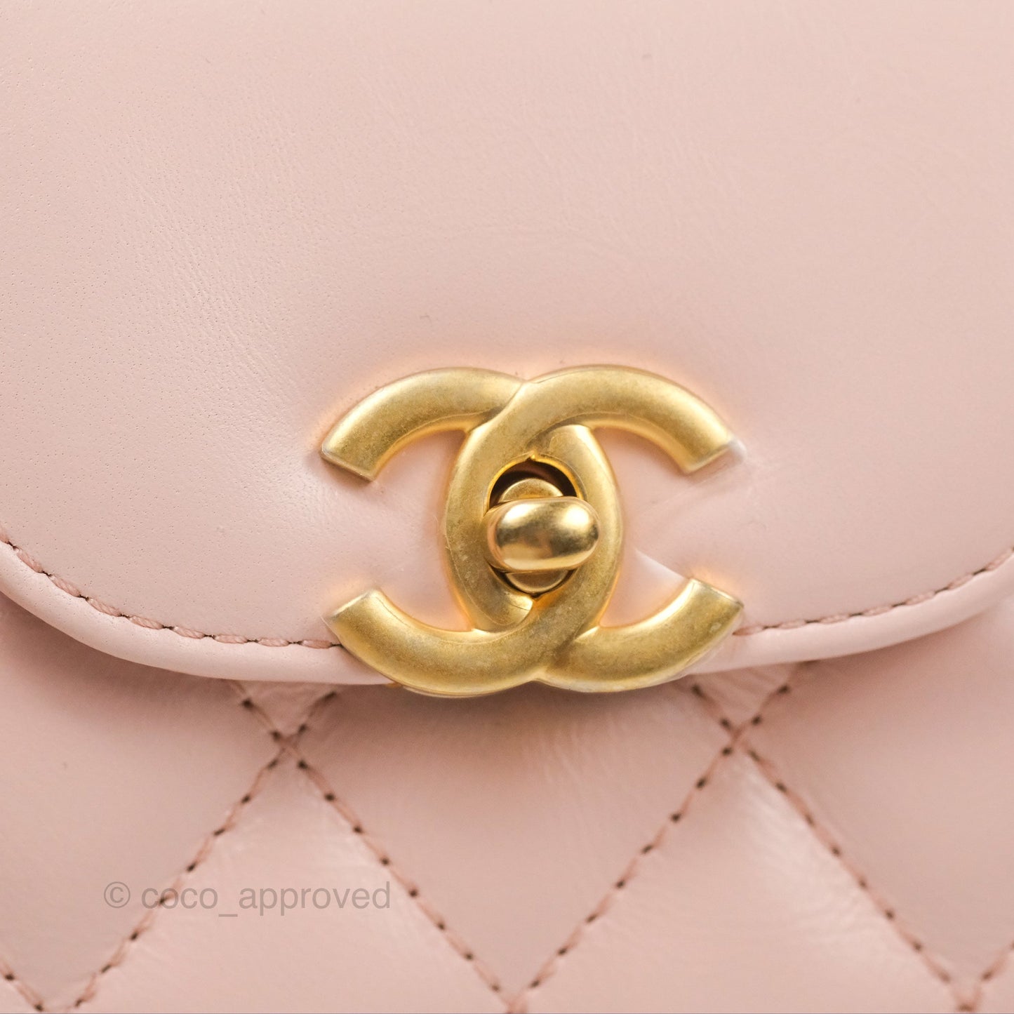Chanel Kelly Bag Light Pink Shiny Calfskin Aged Gold Hardware