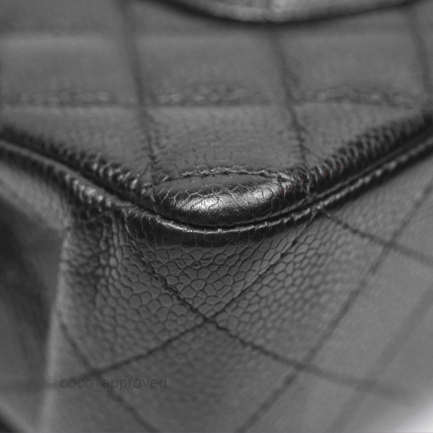 Chanel Classic M/L Medium Flap Quilted Black Caviar Gold Hardware