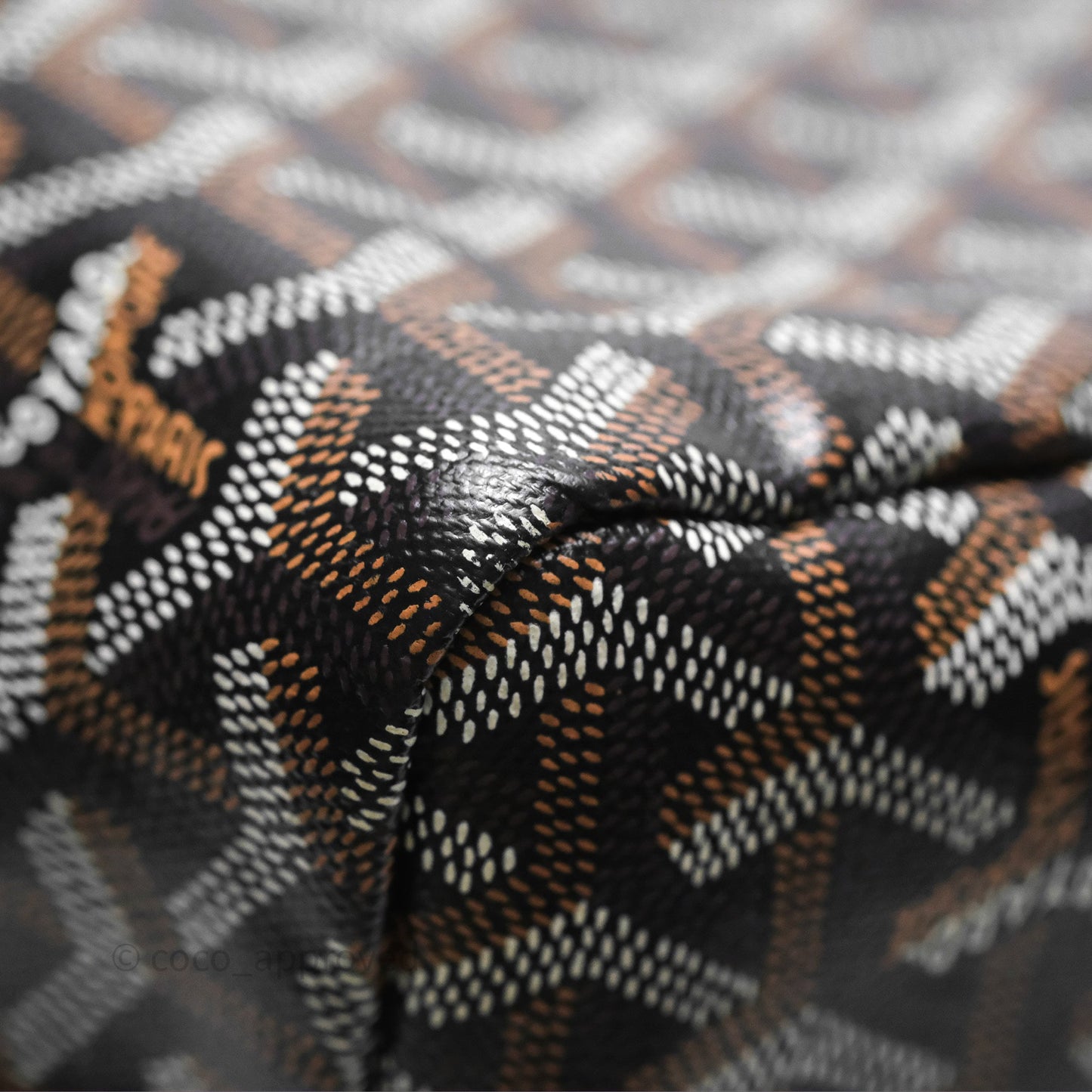 Goyard Saint Louis Tote PM⁣⁣⁣⁣⁣⁣⁣⁣⁣⁣⁣⁣⁣⁣⁣⁣⁣⁣⁣⁣ Black/Tan