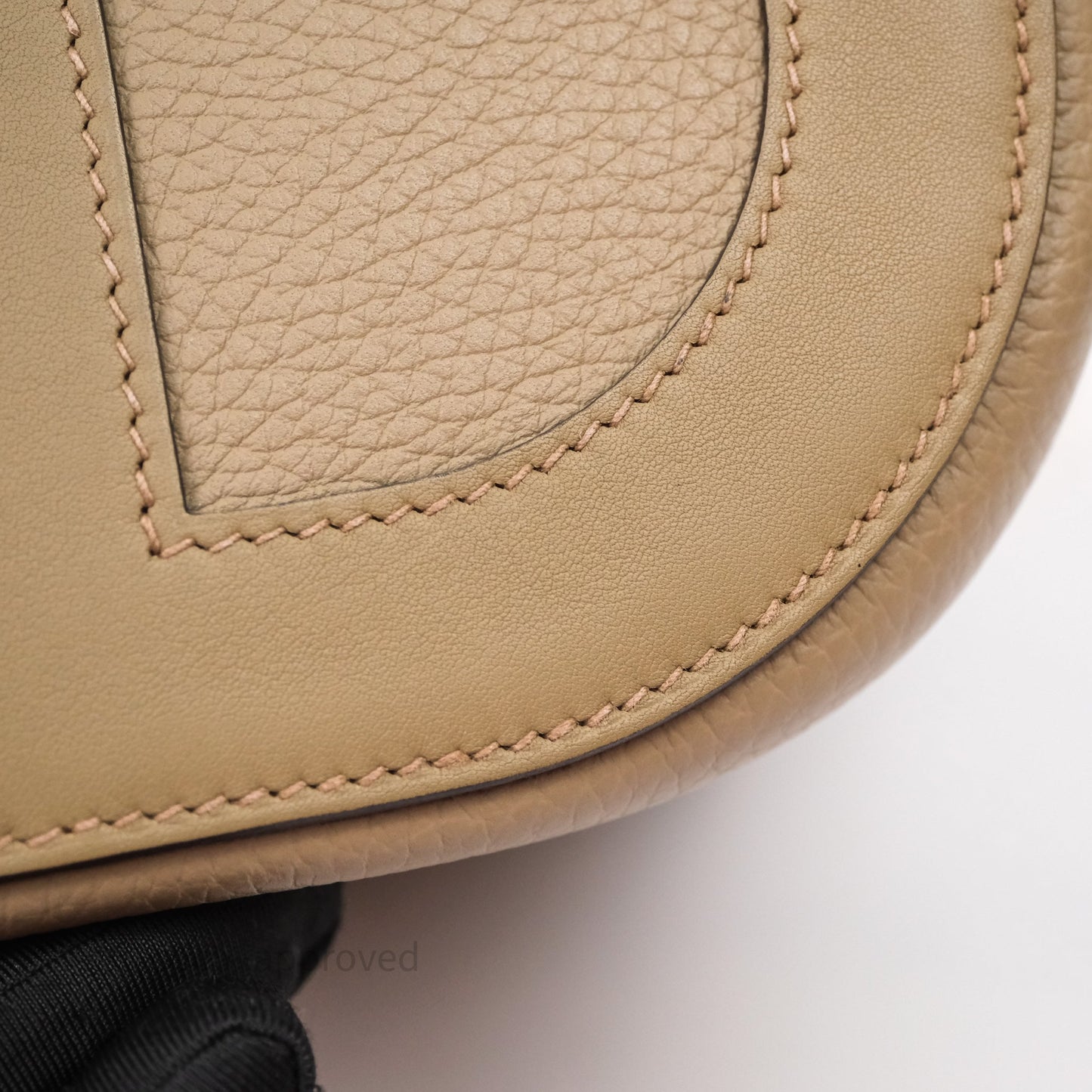 Hermès In-The-Loop 18 Beige Marfa 8Q Clemence Gold Hardware