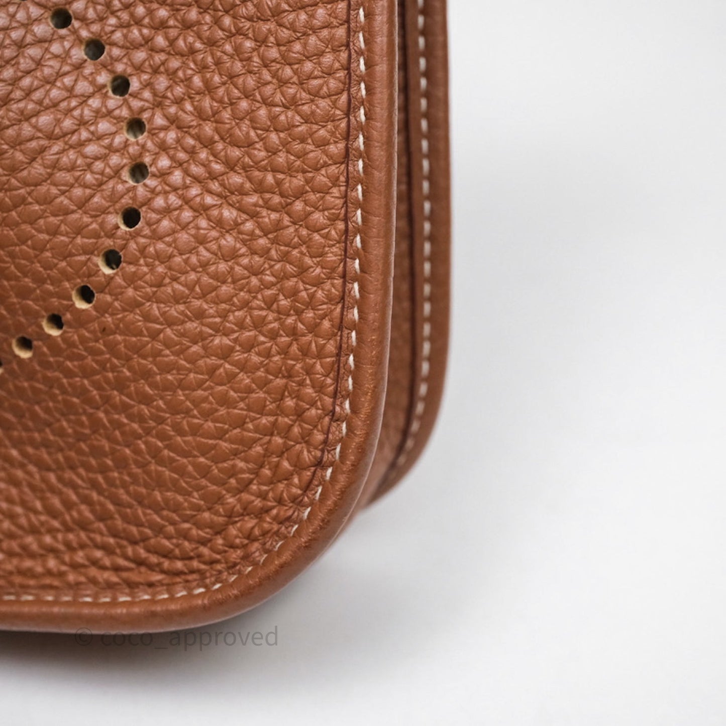 Hermès Mini Evelyne 16 Gold Clemence Gold Hardware