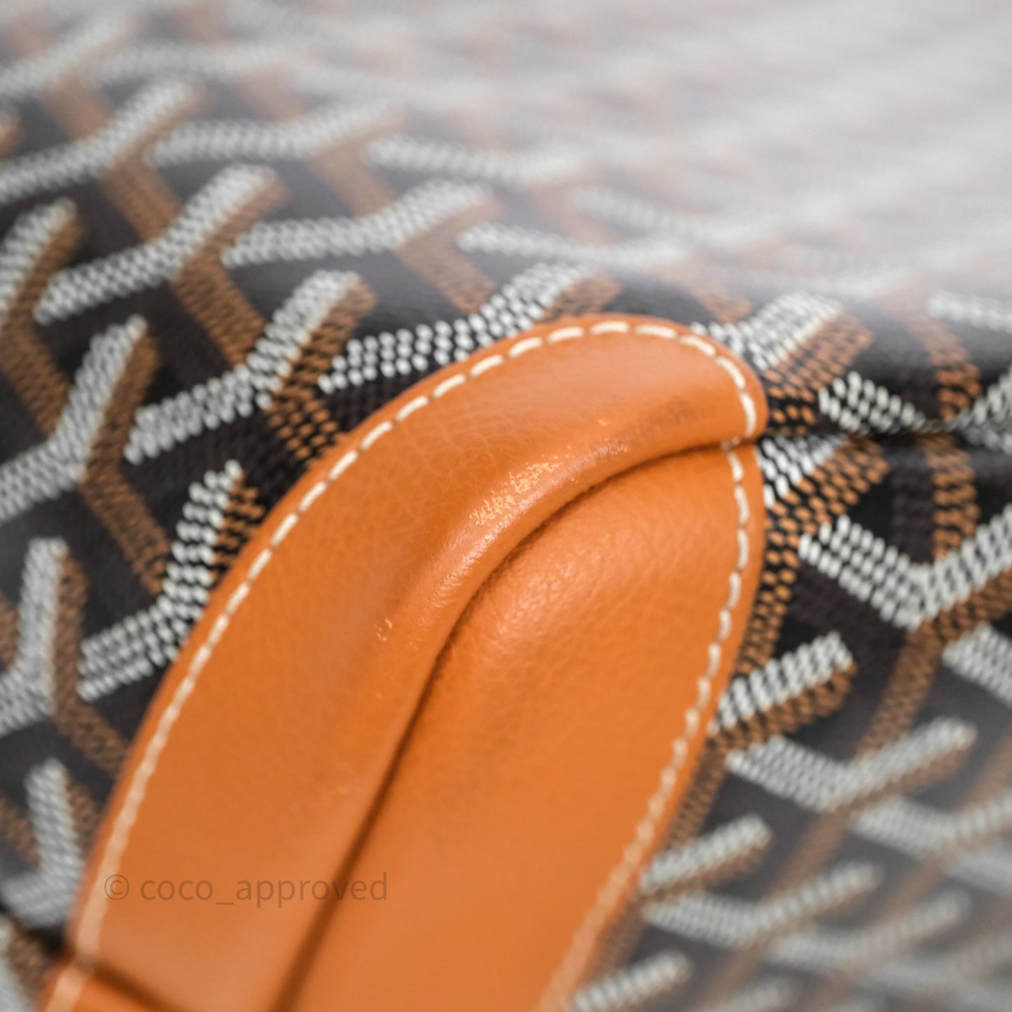 Goyard Artois Tote MM Goyardine Canvas⁣⁣⁣⁣⁣⁣⁣⁣⁣⁣⁣⁣⁣⁣⁣⁣⁣⁣⁣⁣ Tan/Black