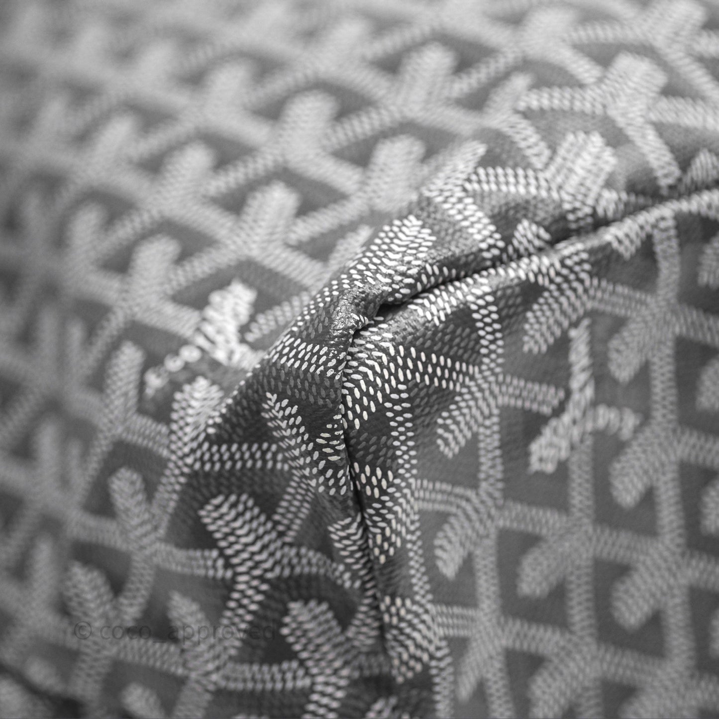 Goyard St Louis Tote PM ⁣⁣⁣⁣⁣⁣⁣⁣⁣⁣⁣⁣⁣⁣⁣⁣⁣⁣⁣⁣Grey
