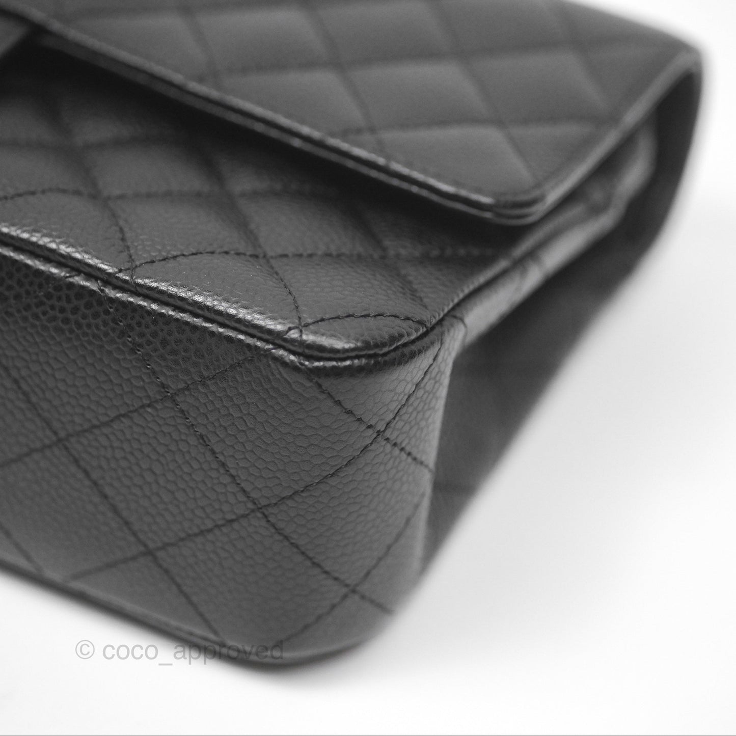 Chanel M/L Medium Classic Flap Quilted Black Caviar 24K Gold Hardware