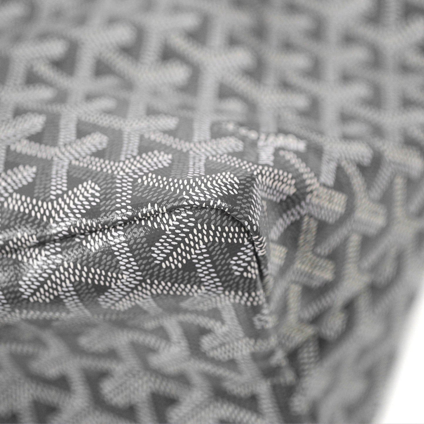 Goyard St Louis Tote PM ⁣⁣⁣⁣⁣⁣⁣⁣⁣⁣⁣⁣⁣⁣⁣⁣⁣⁣⁣⁣Grey Goyardine Canvas