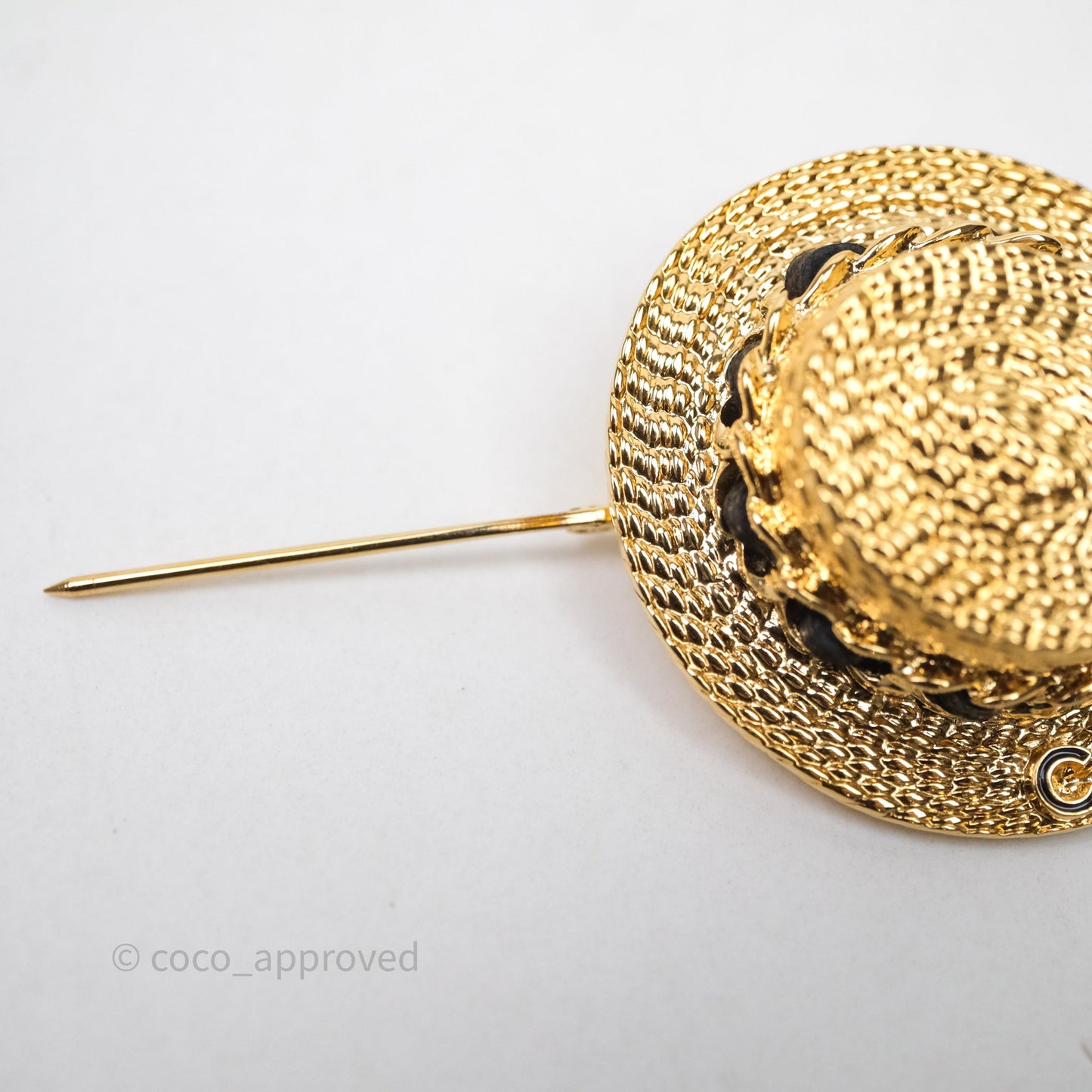 Chanel Straw Hat Brooch Gold Tone 25c