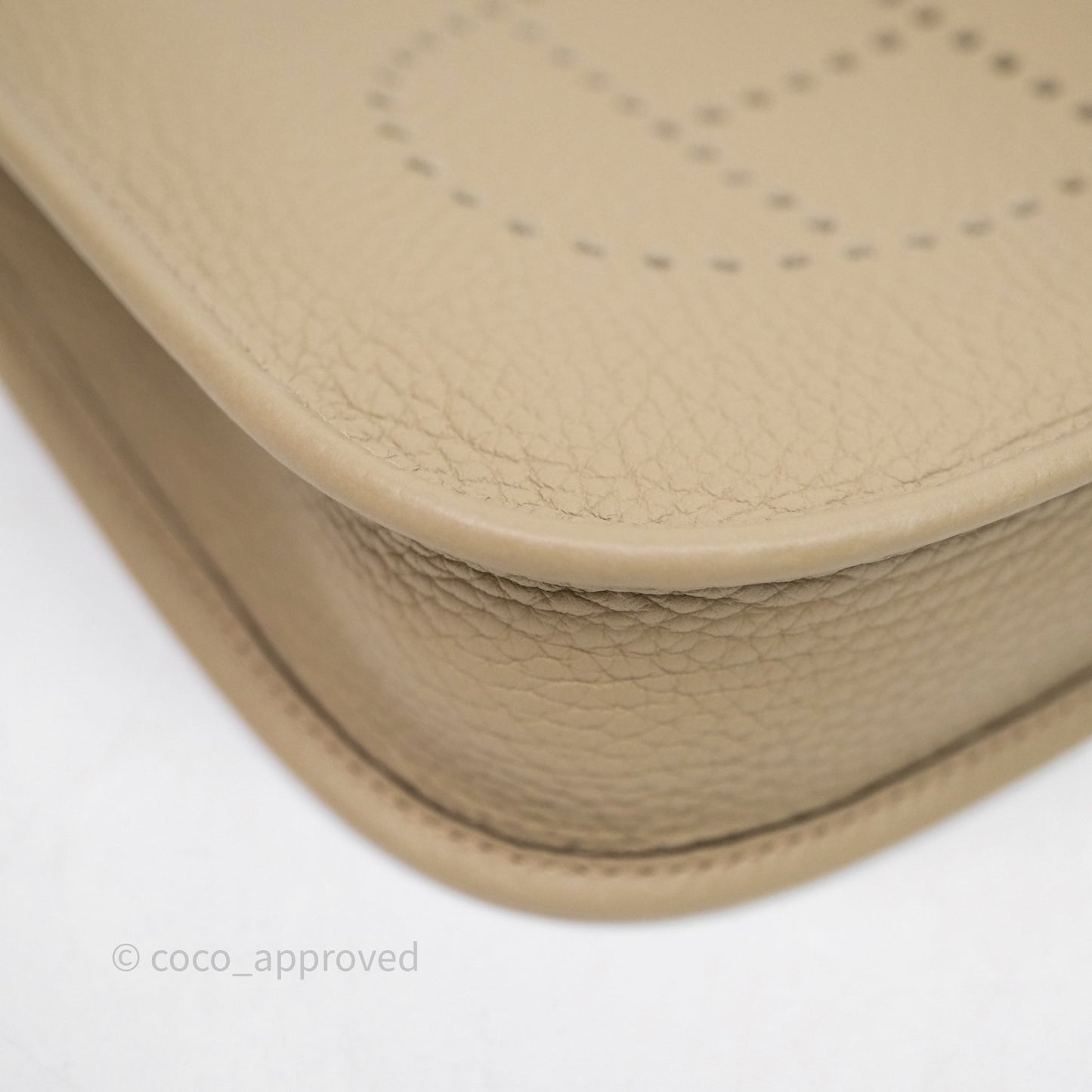 Hermès Mini Evelyne 16 Beige Marfa 8Q Clemence Gold Hardware