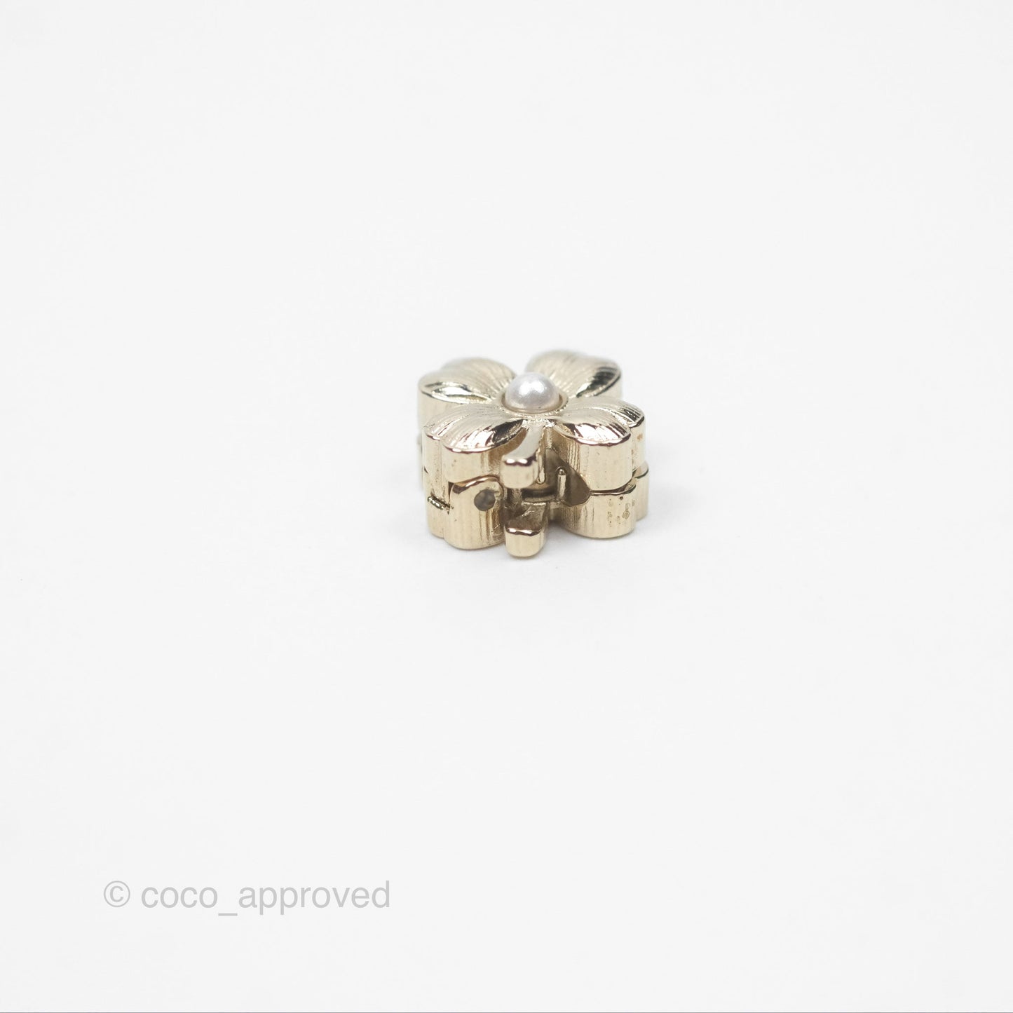 Chanel Magnetic Hair Accessory Hair Clip Set Gold Tone 22P