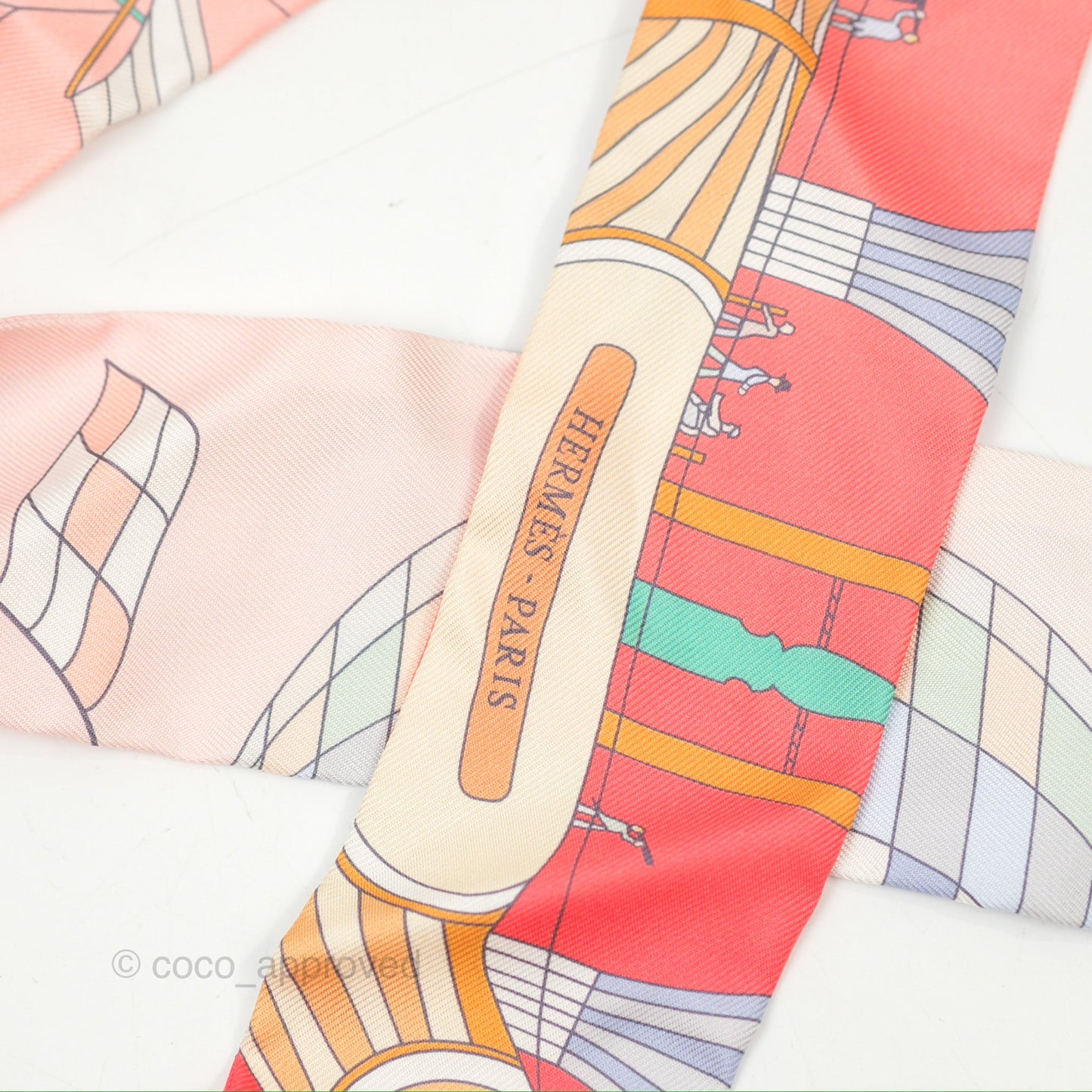 Hermès Les Folies Du Ciel Silk Twilly