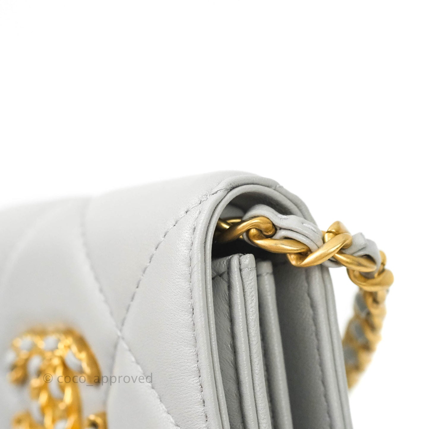Chanel 19 Card Holder With Chain Grey Mixed Hardware