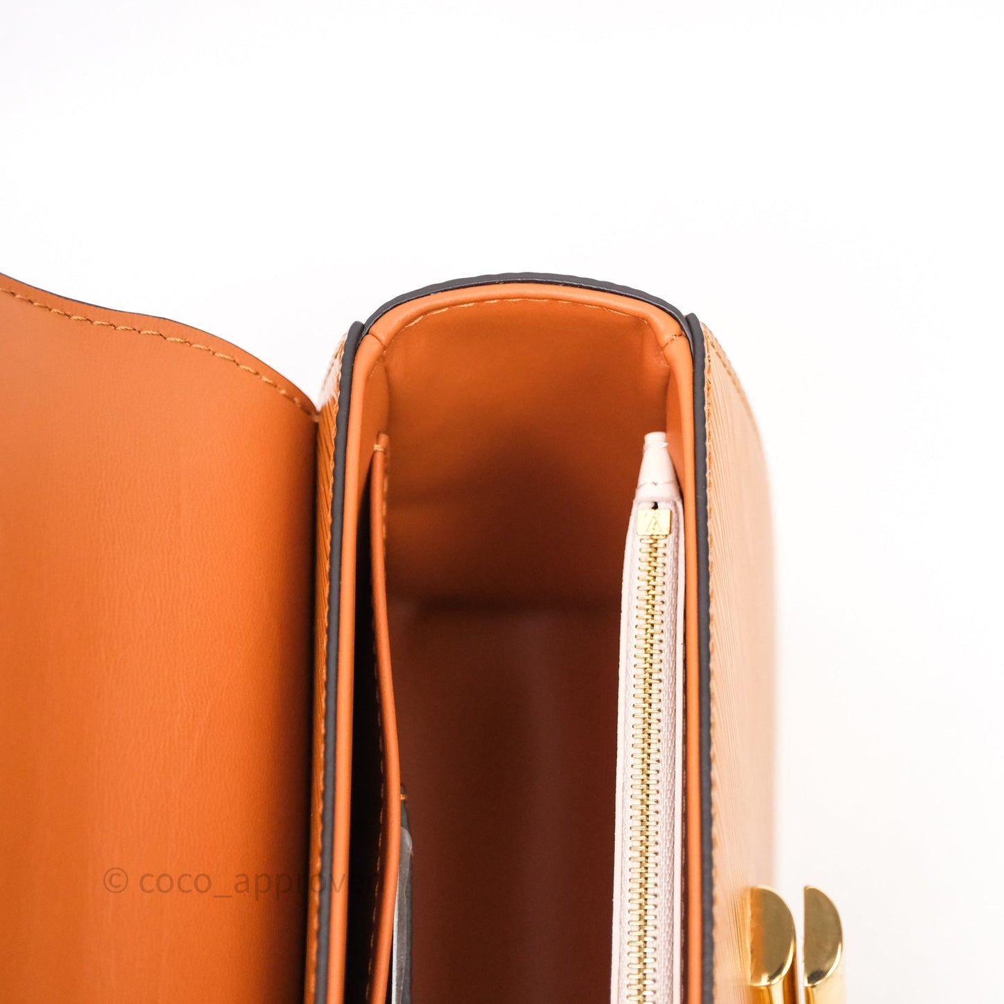 Louis Vuitton Twist Bag MM Gold Honey Epi