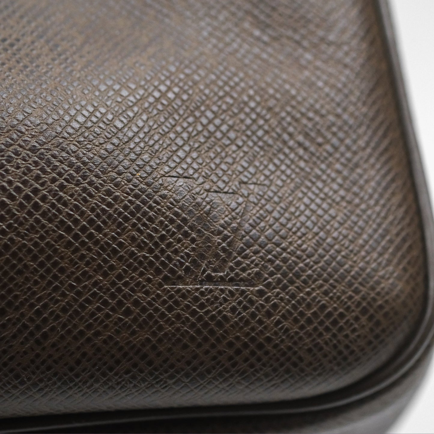 Louis Vuitton Vintage Kendall PM in Brown Taiga Leather