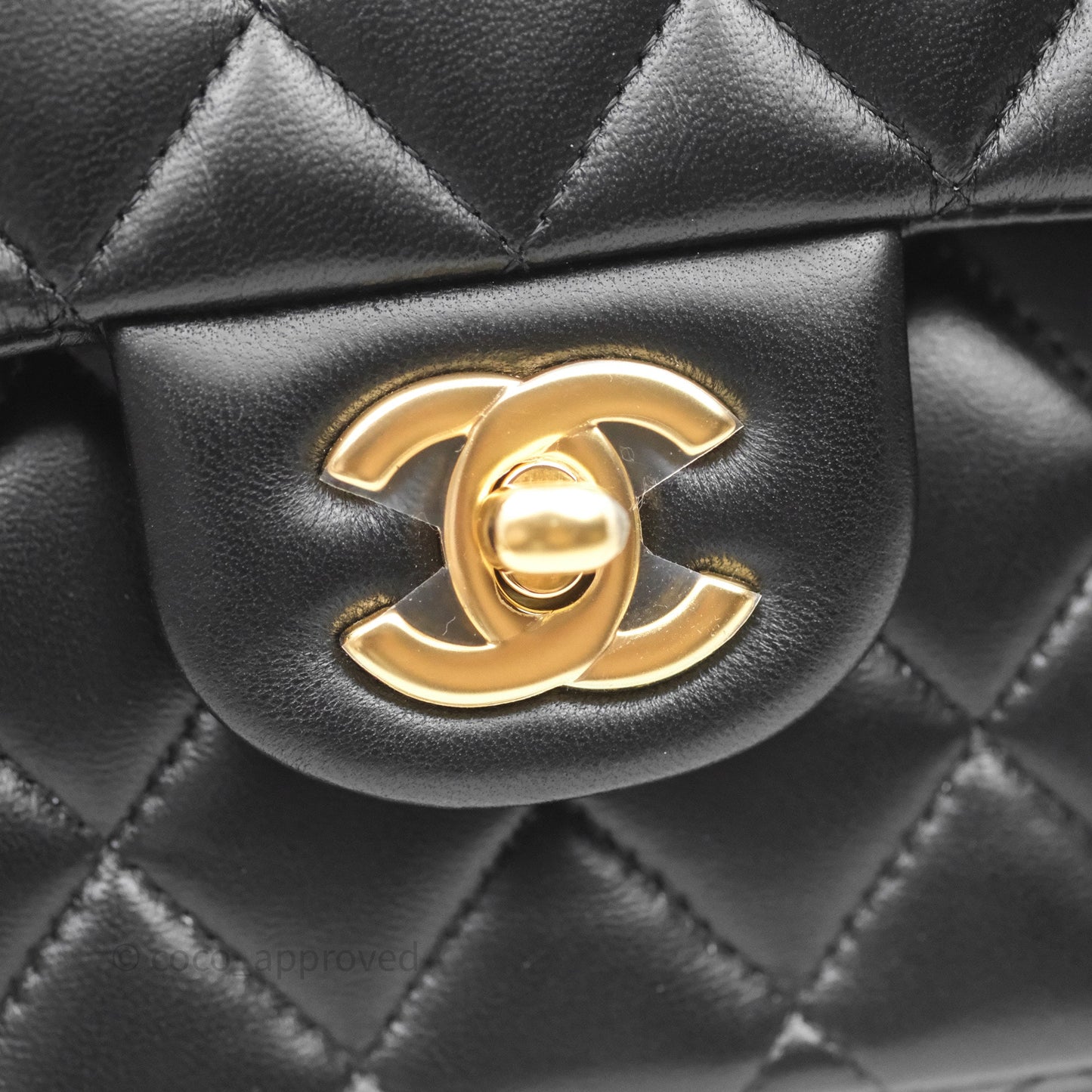 Chanel Classic M/L Medium Flap Quilted Black Lambskin Gold Hardware
