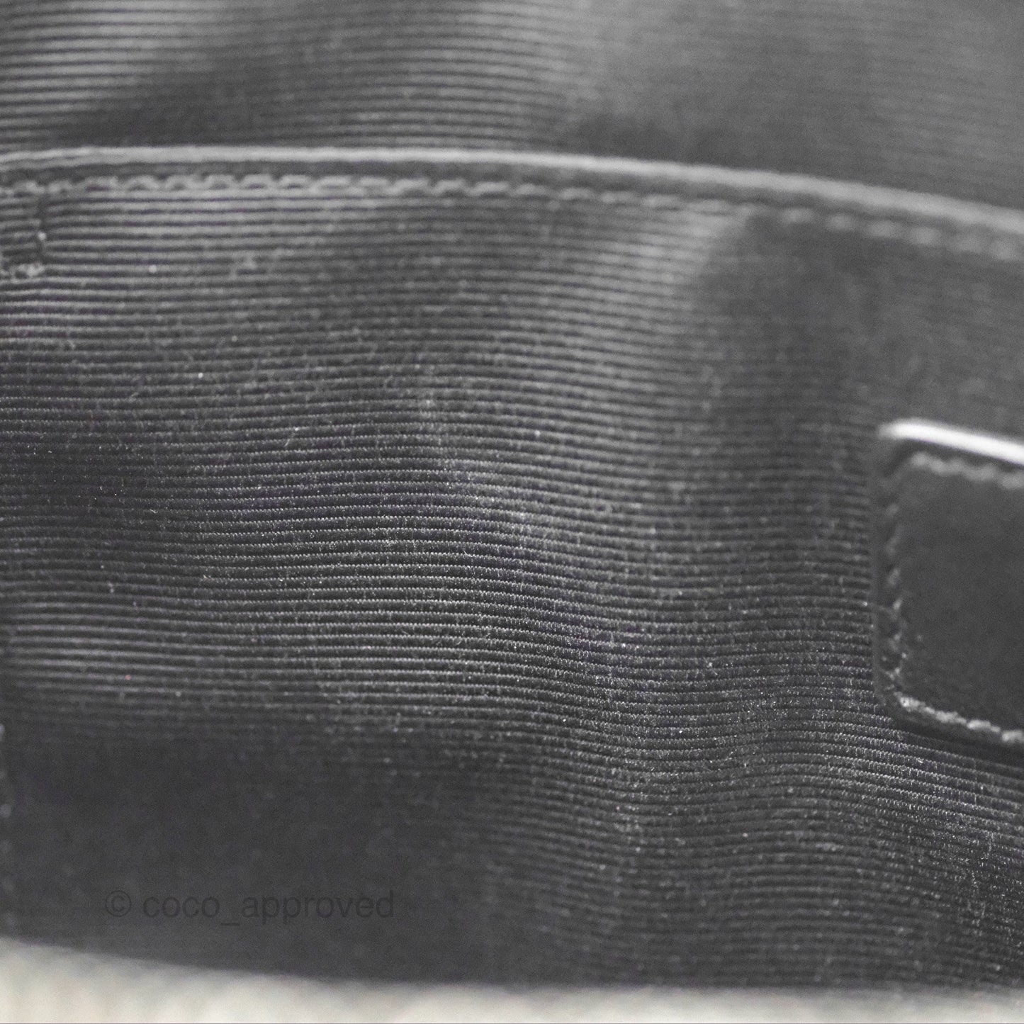 Saint Laurent Grain De Poudre Zipped Tablet Holder Black