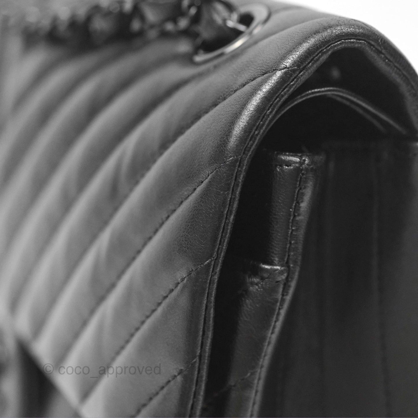 Chanel Classic M/L Medium Flap Chevron So Black Calfskin