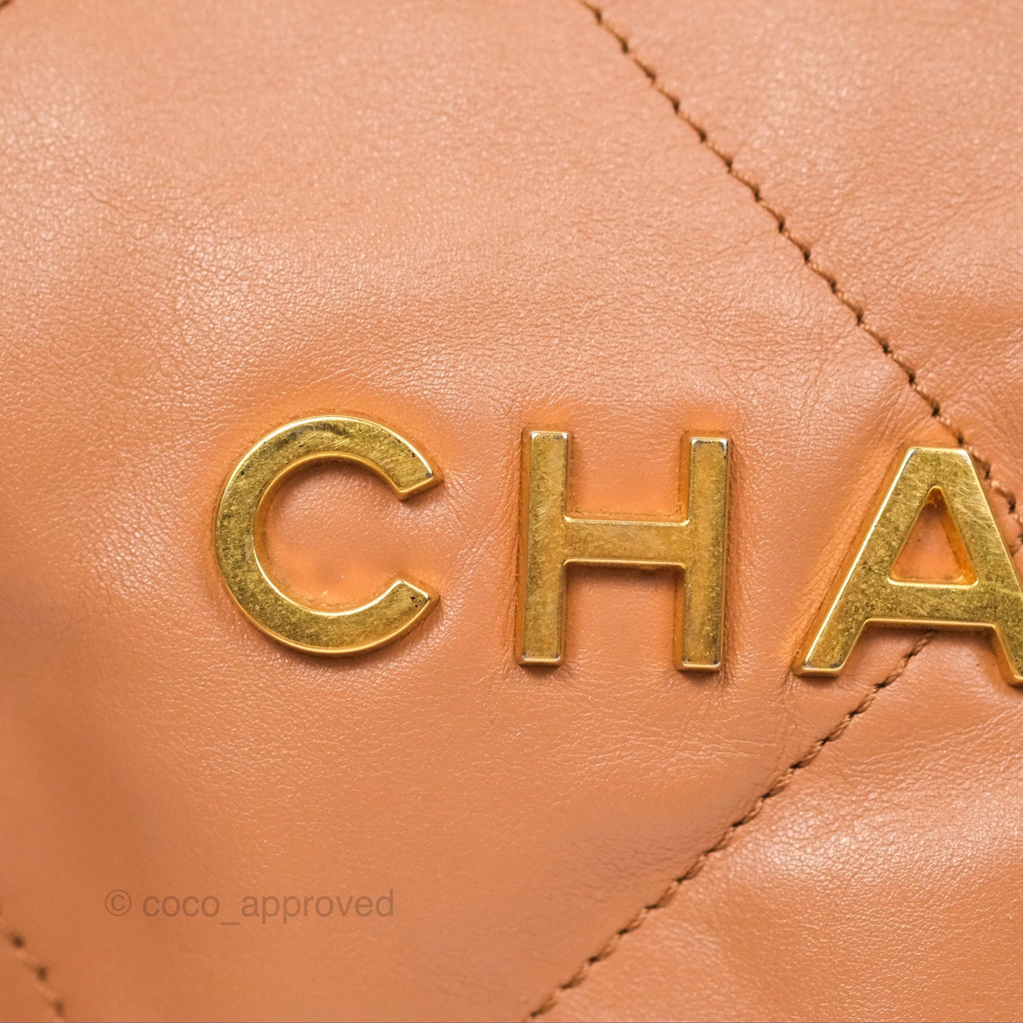 Chanel 22 Medium Caramel Beige Shiny Calfskin Aged Gold Hardware