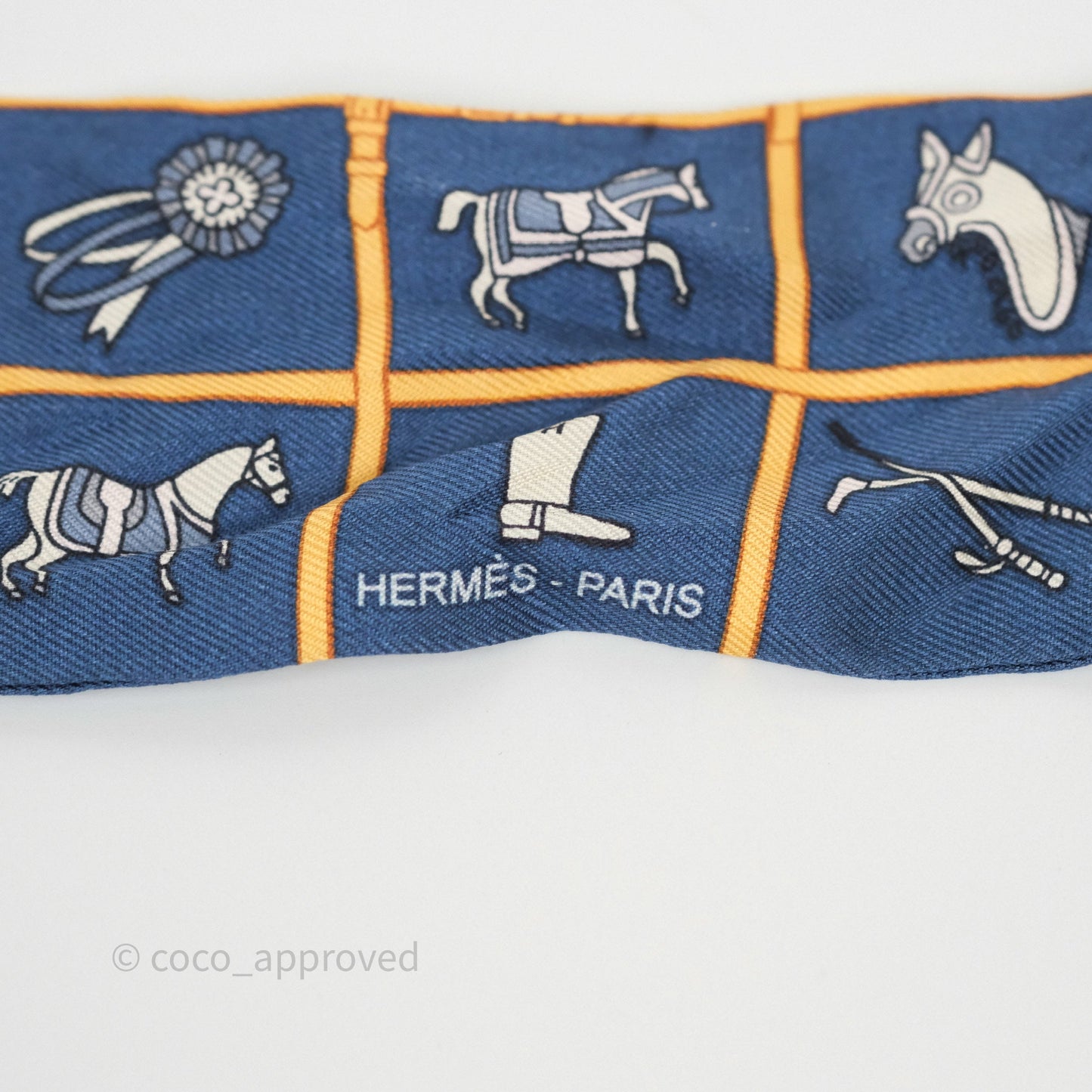 Hermès Couvertures et Tenues de Jour Silk Twilly