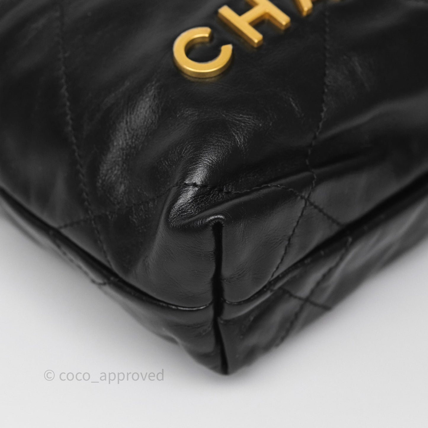 Chanel 22 Mini Bag Black Crumpled Calfskin Aged Gold Hardware