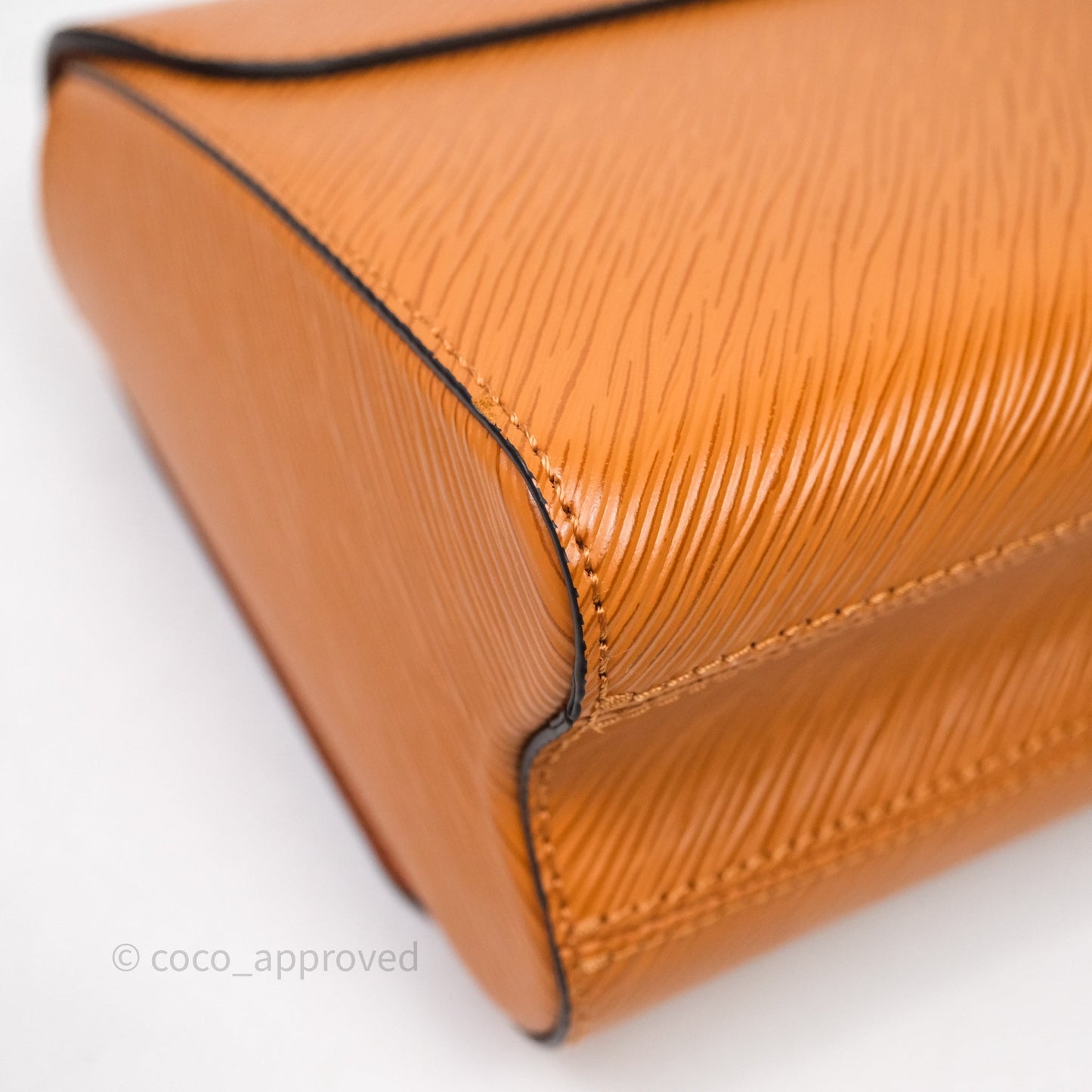 Louis Vuitton Twist Bag MM Gold Honey Epi