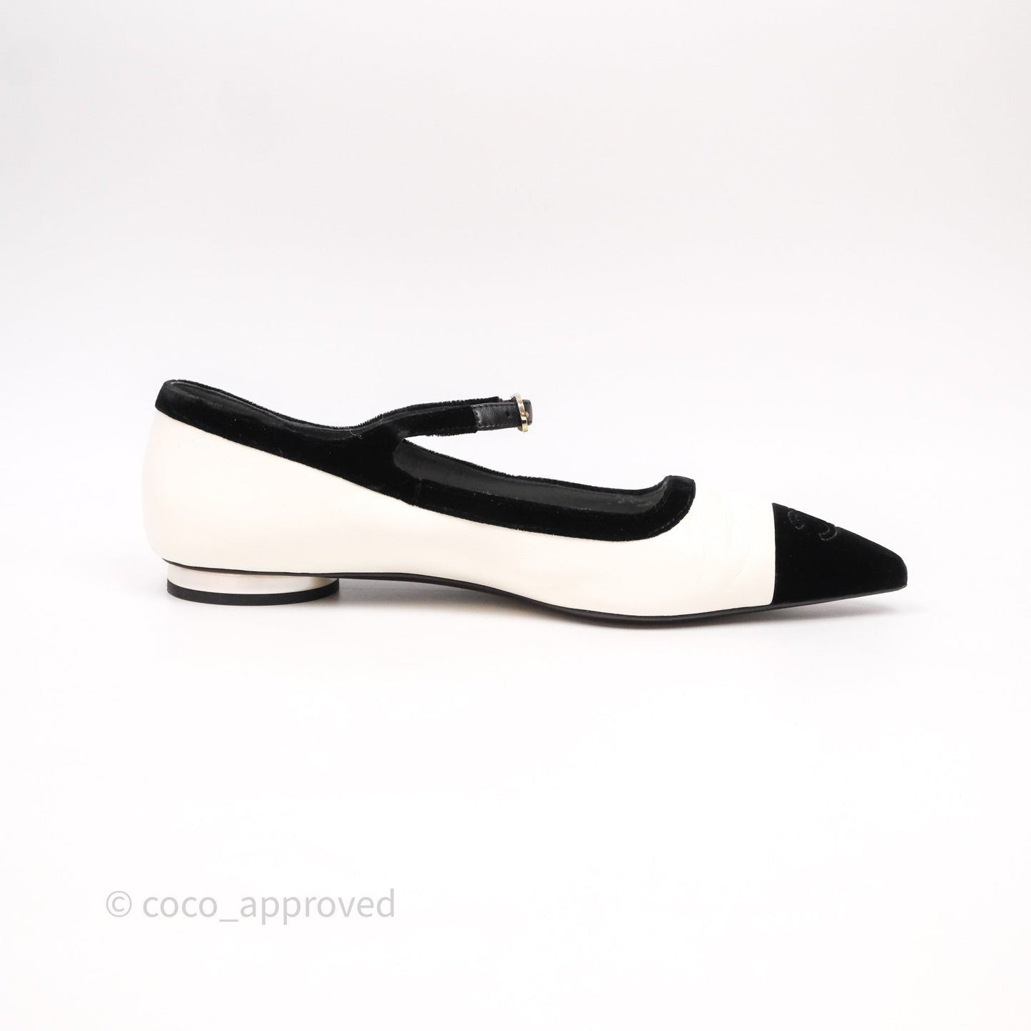 Chanel Mary Janes Flats White/Black Size 39.5