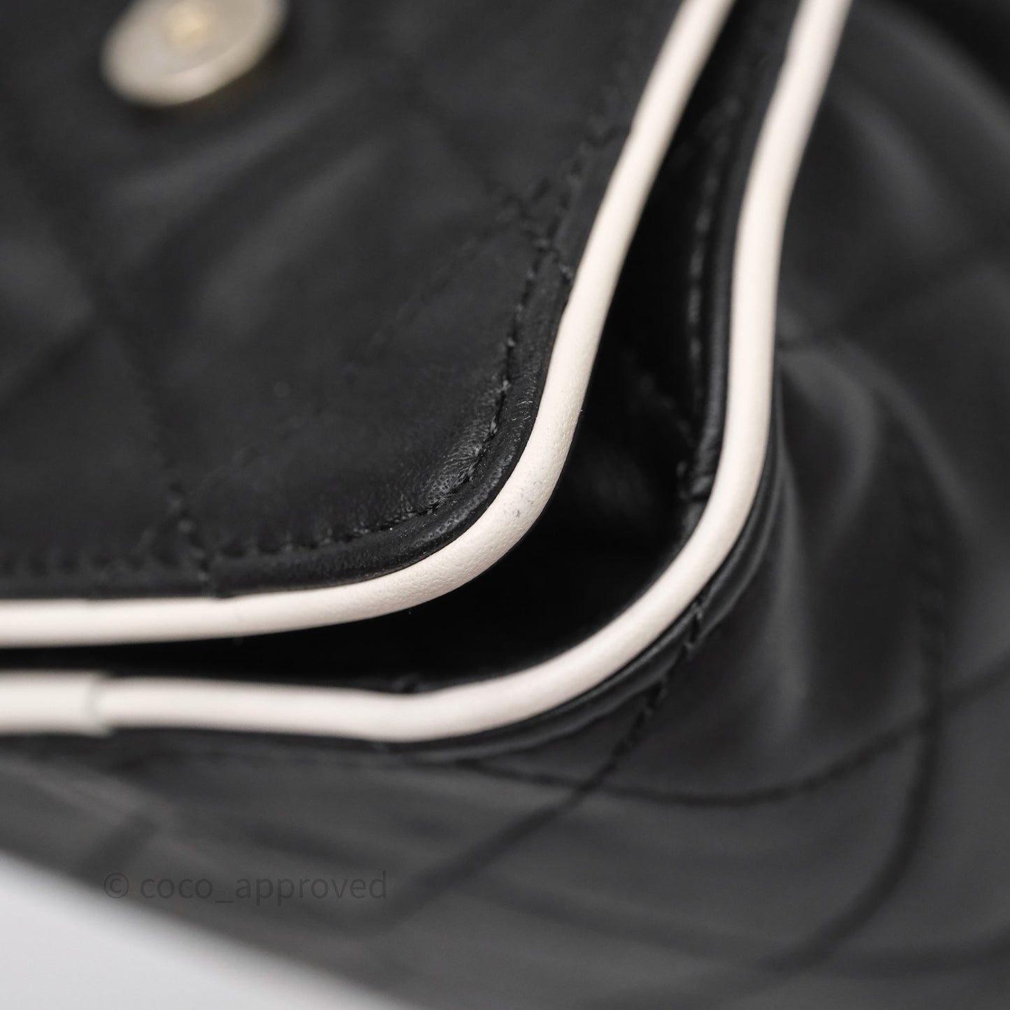 Chanel 25 Mini Bag Black/ White Calfskin Gold Hardware