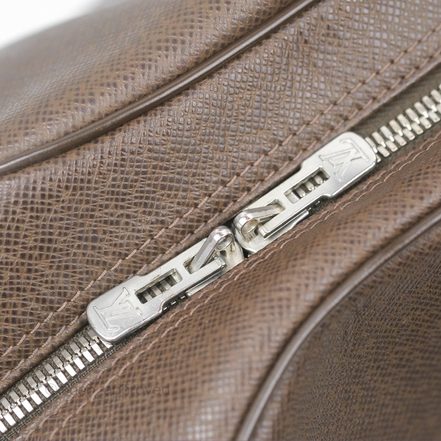 Louis Vuitton Vintage Kendall PM in Brown Taiga Leather