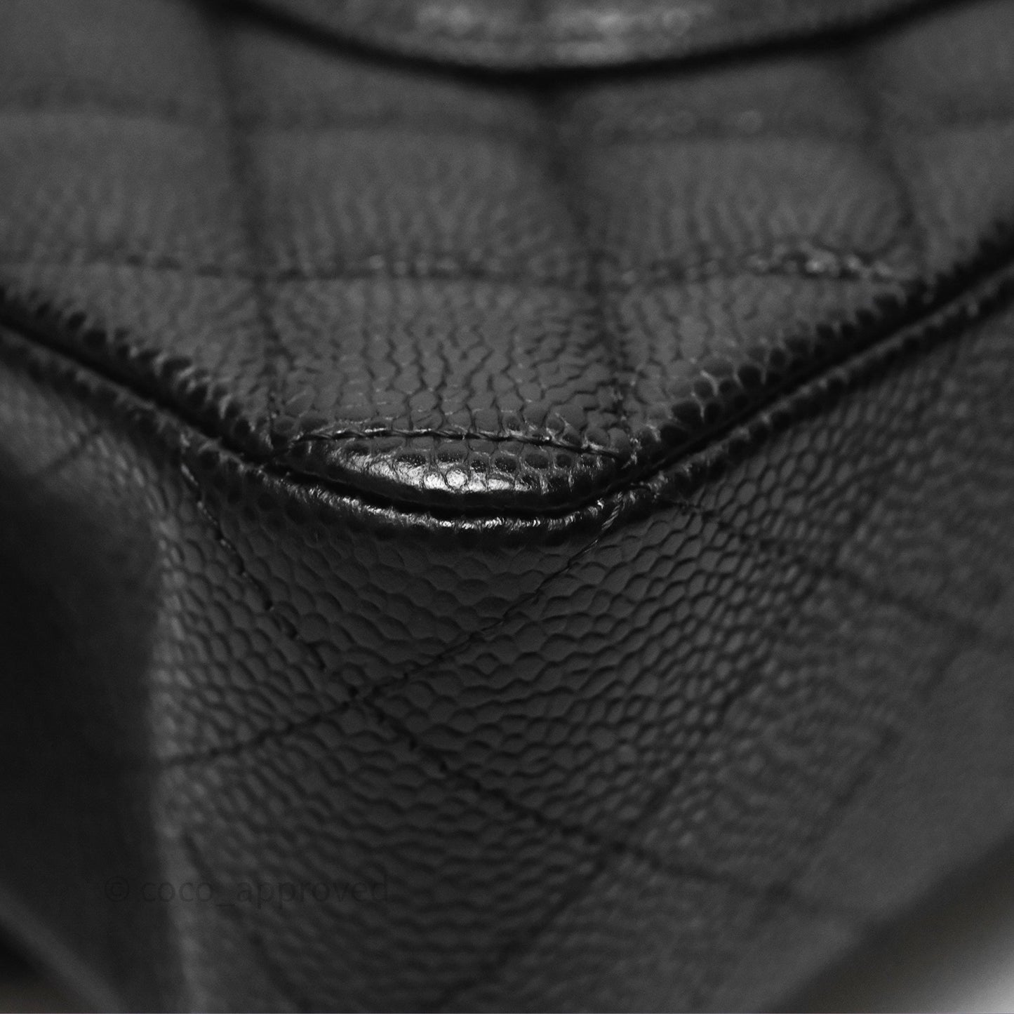 Chanel M/L Medium Classic Flap Quilted Black Caviar Gold Hardware