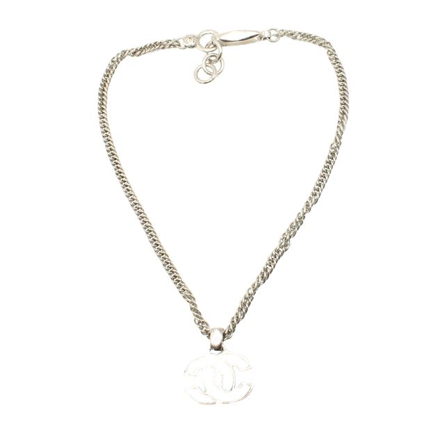 Luxury Chanel Vintage Silver Tone Chocker With "Cc"