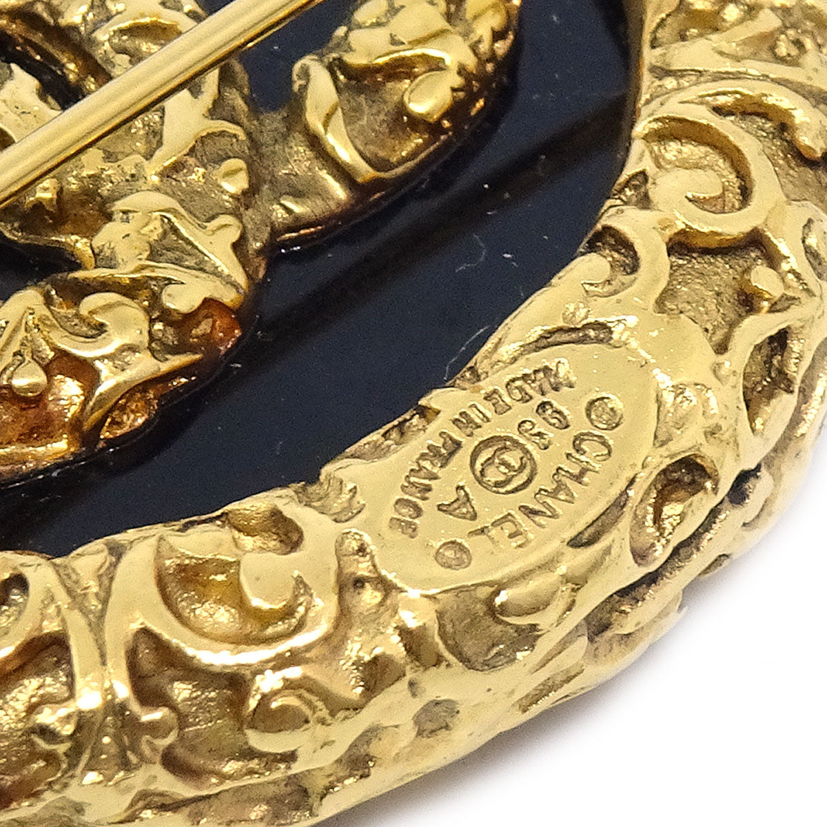 Luxury Chanel 1993 Brooch Pin Gold Black