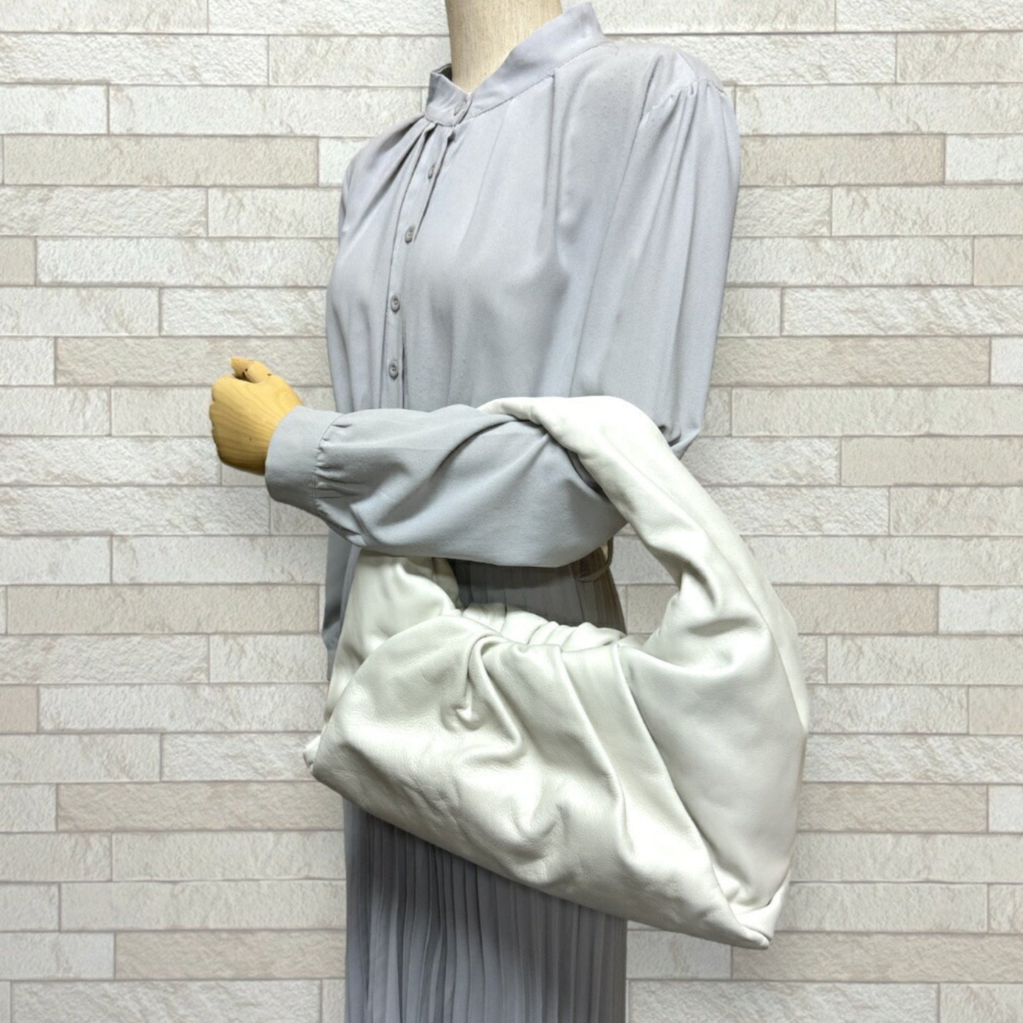 Luxury Bottega Veneta  Leather Shoulder Bag ()