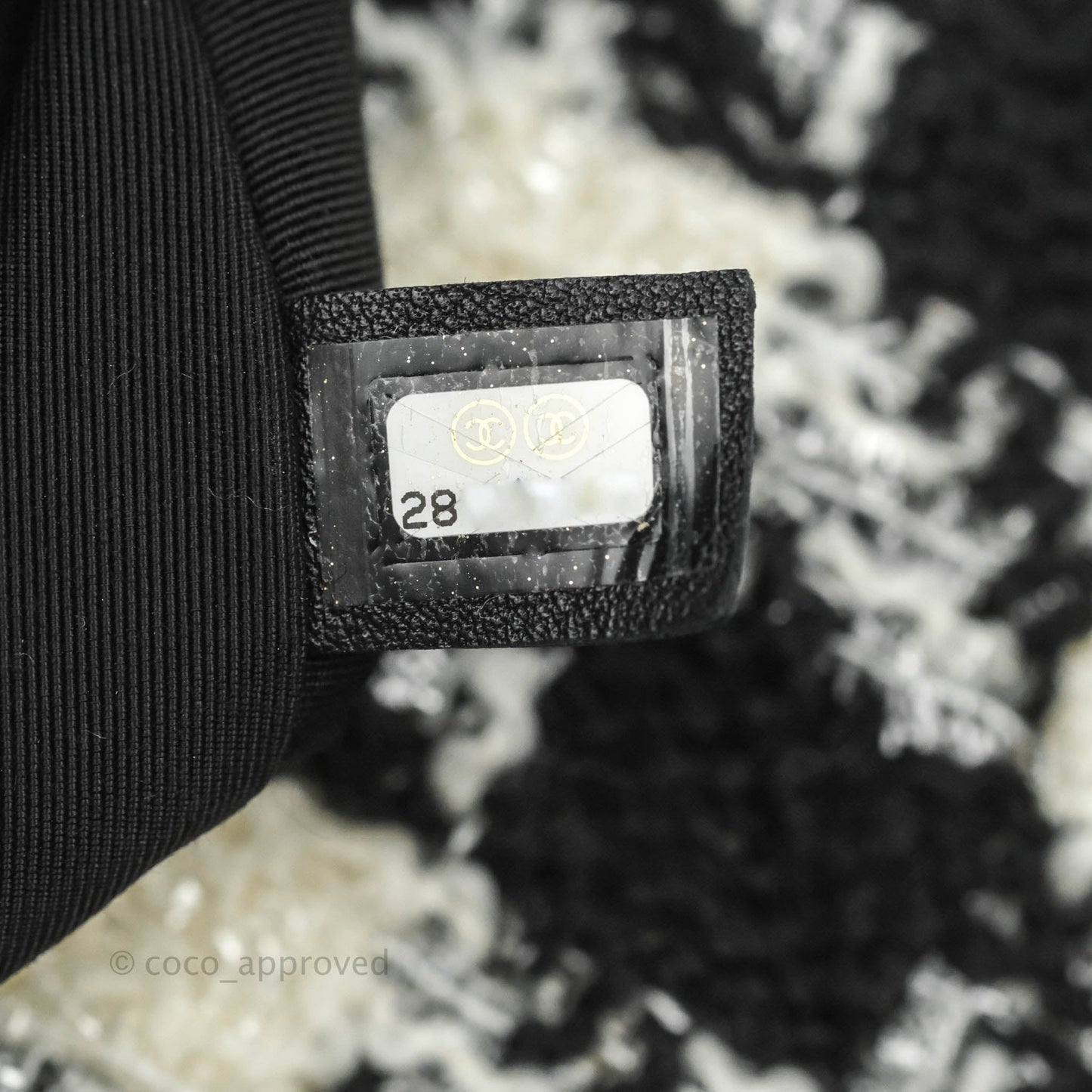 Chanel 19 Medium Tweed Houndstooth Black & White Mixed Hardware