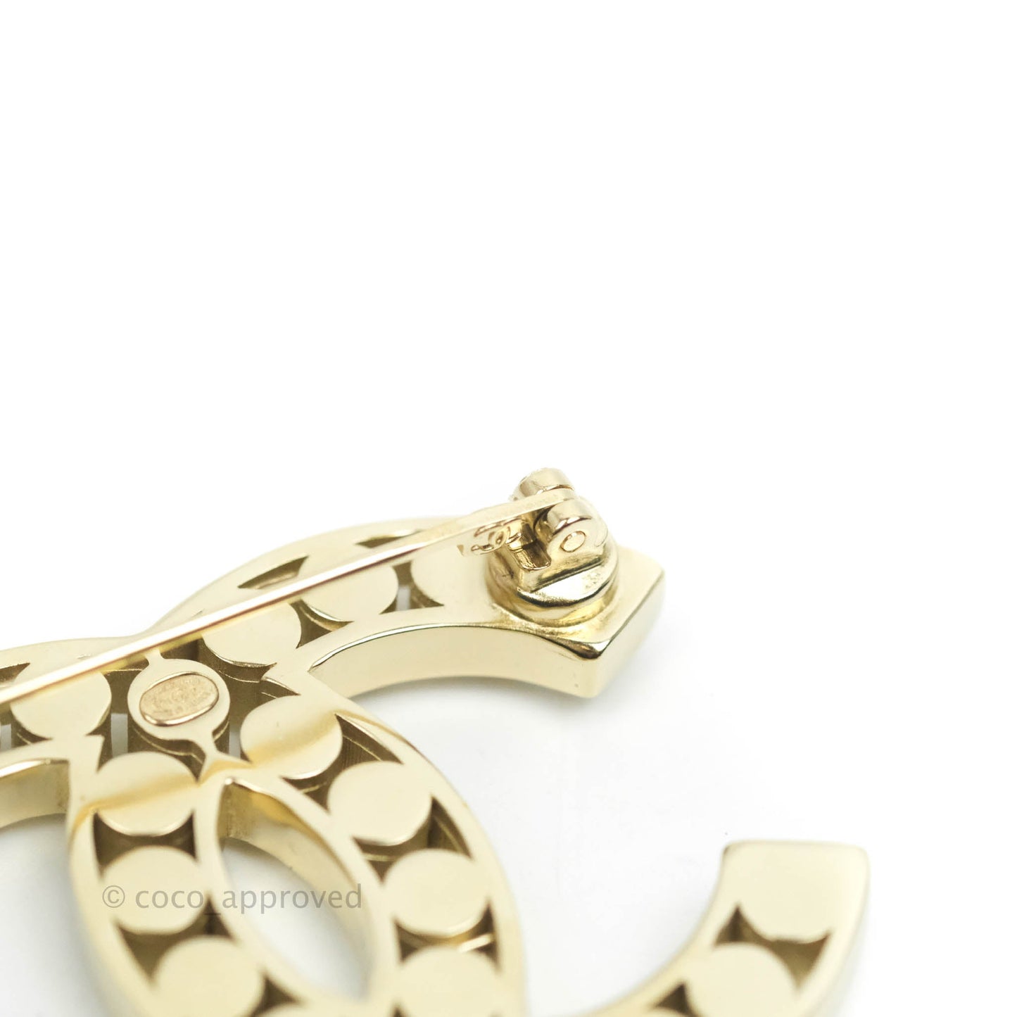 Chanel CC Crystal Brooch Gold Tone 21P