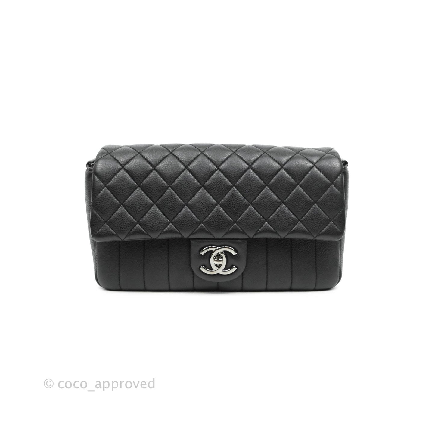 Chanel Quilted & Chevron Flap Bag Black Calfskin Gun Metal Chains Strap