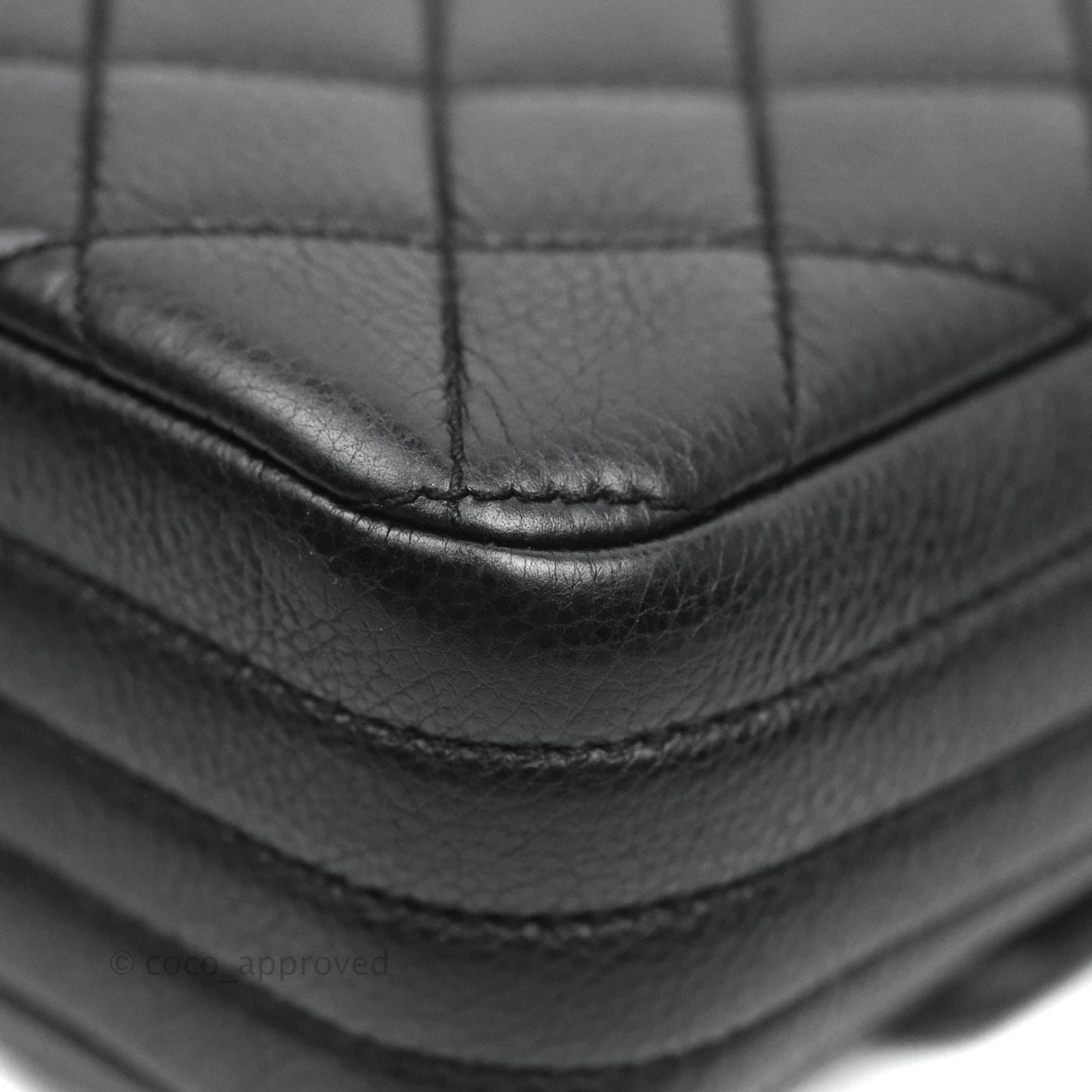 Chanel Quilted & Chevron Flap Bag Black Calfskin Gun Metal Chains Strap