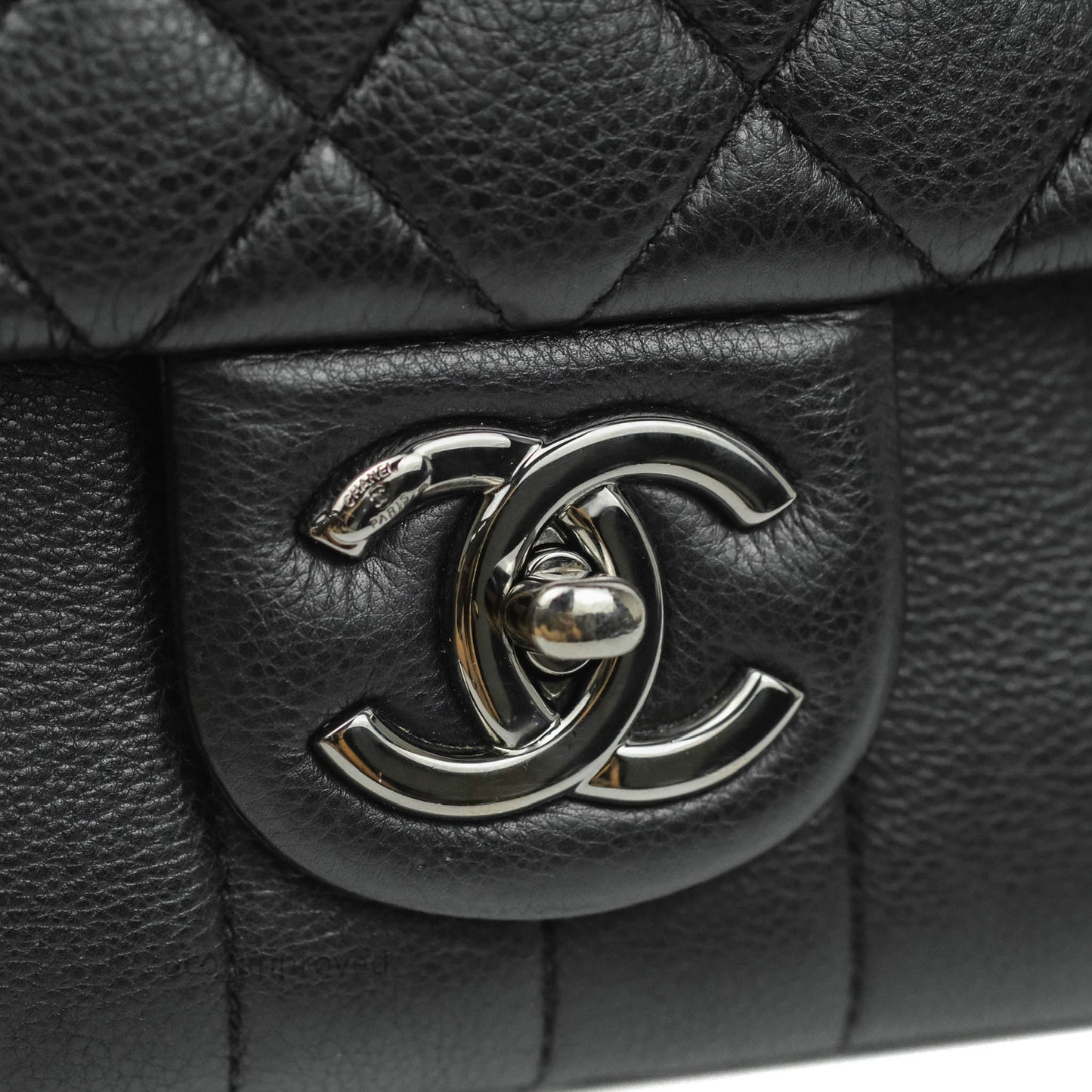 Chanel Quilted & Chevron Flap Bag Black Calfskin Gun Metal Chains Strap