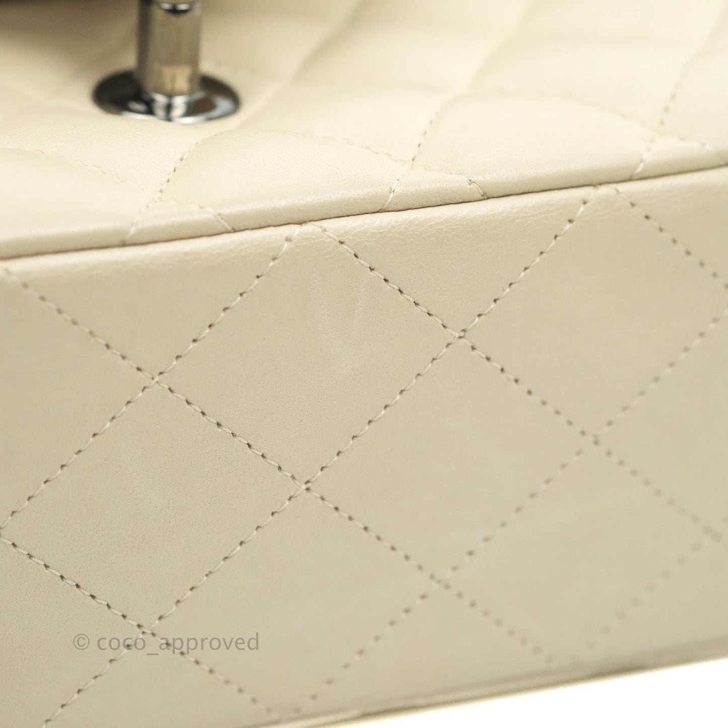 Chanel Classic M/L Medium Double Flap Light Beige Lambskin Gun Metal